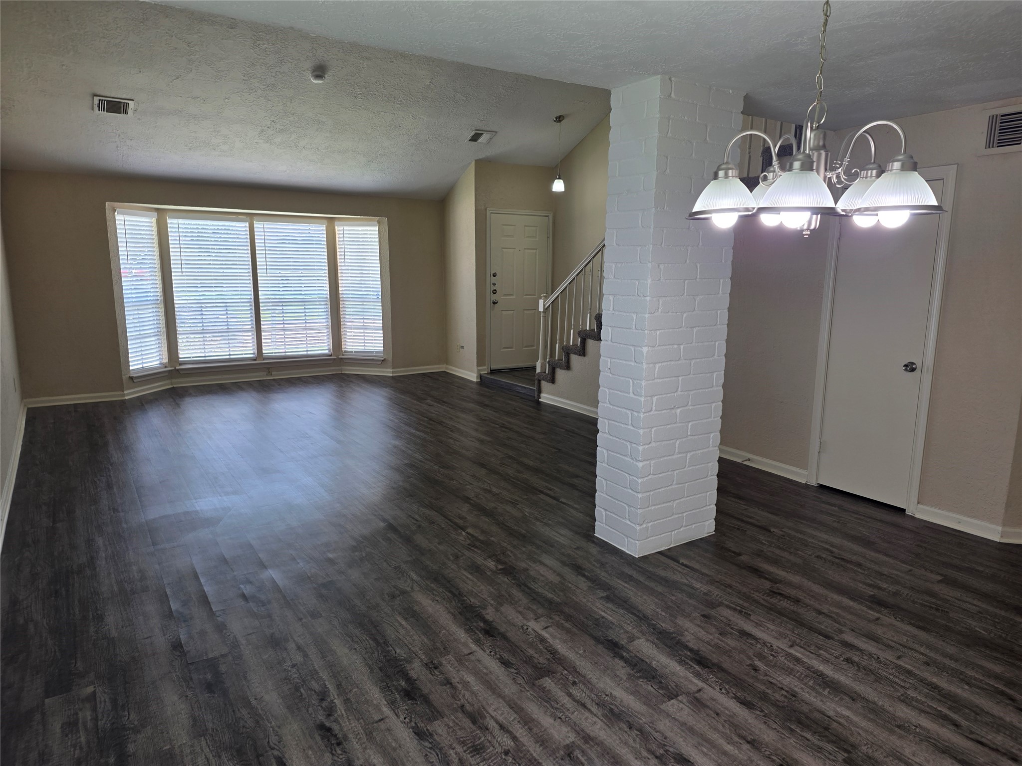 12902 Skymeadow Drive Property Photo 10