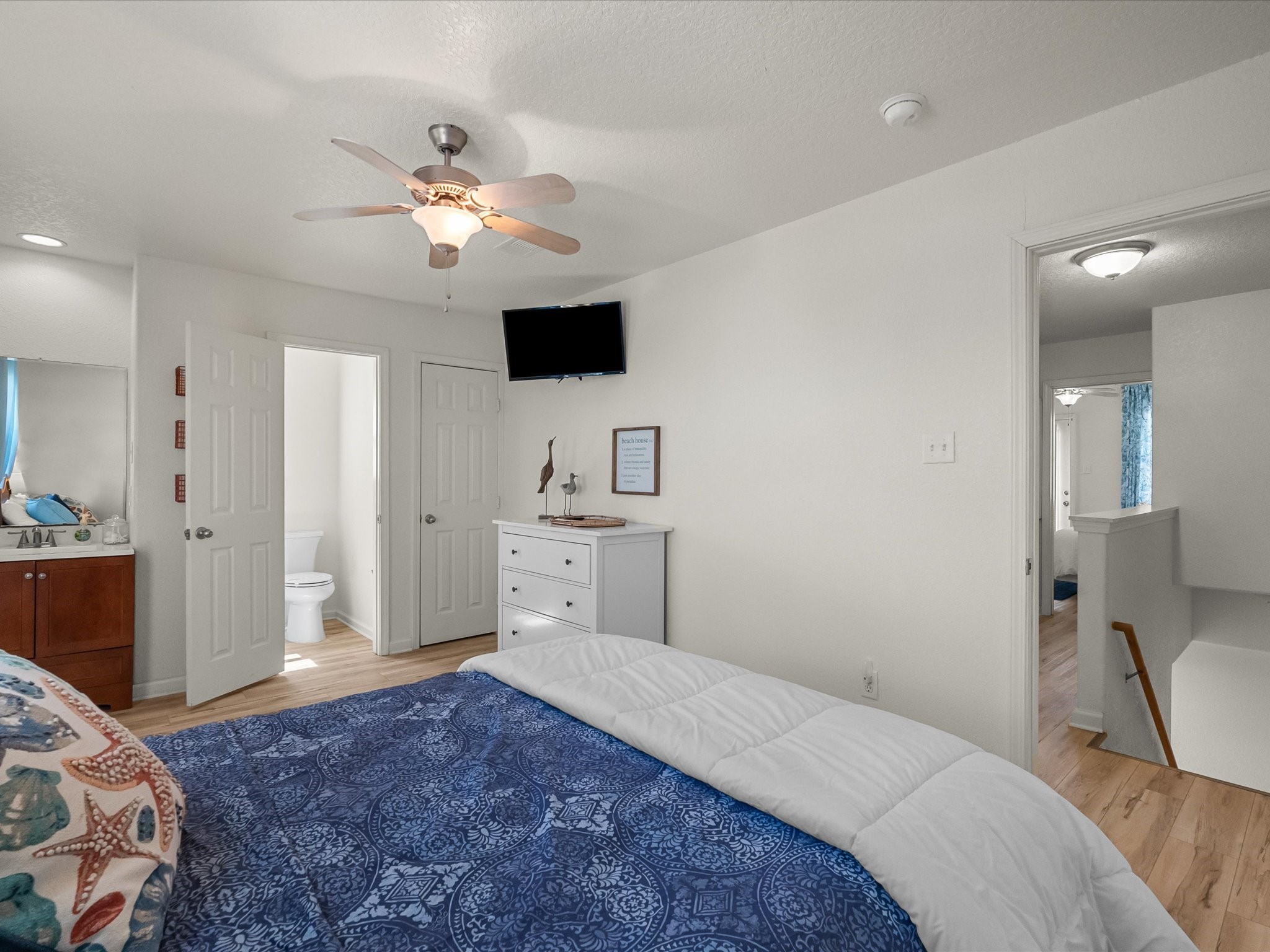 127 Howard Property Photo 18