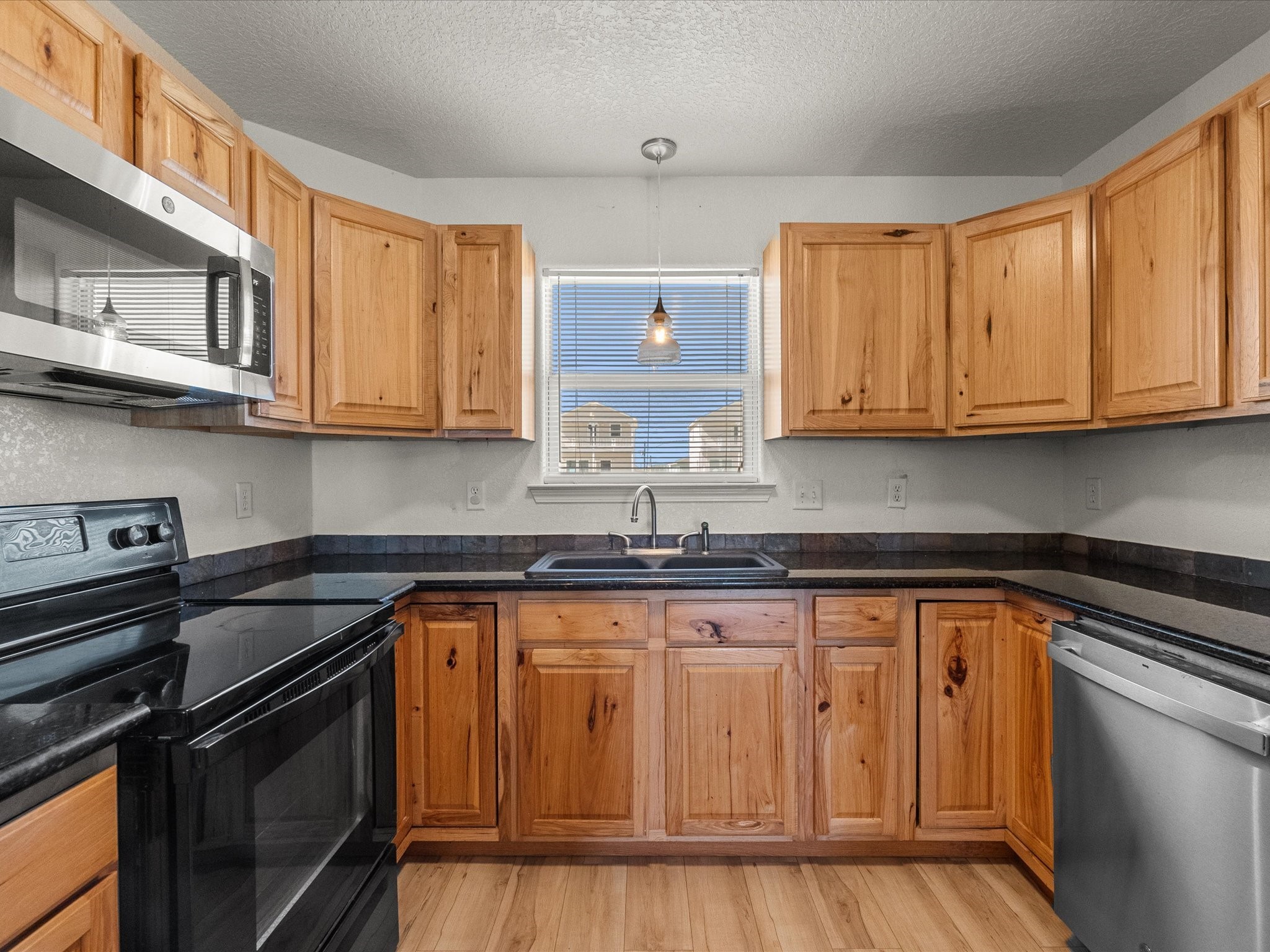 127 Howard Property Photo 19