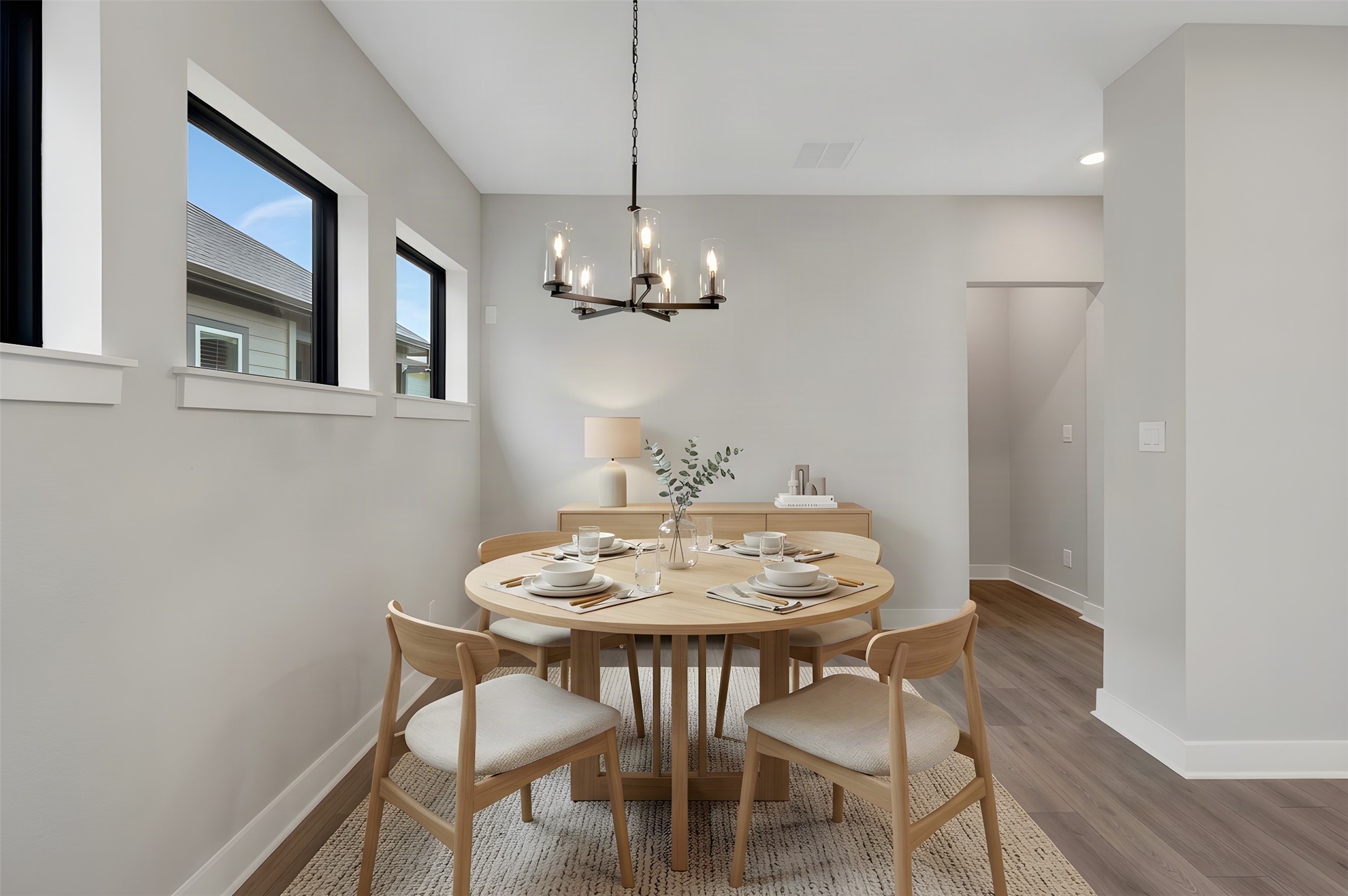 16718 Vibrant Avenue Property Photo 3