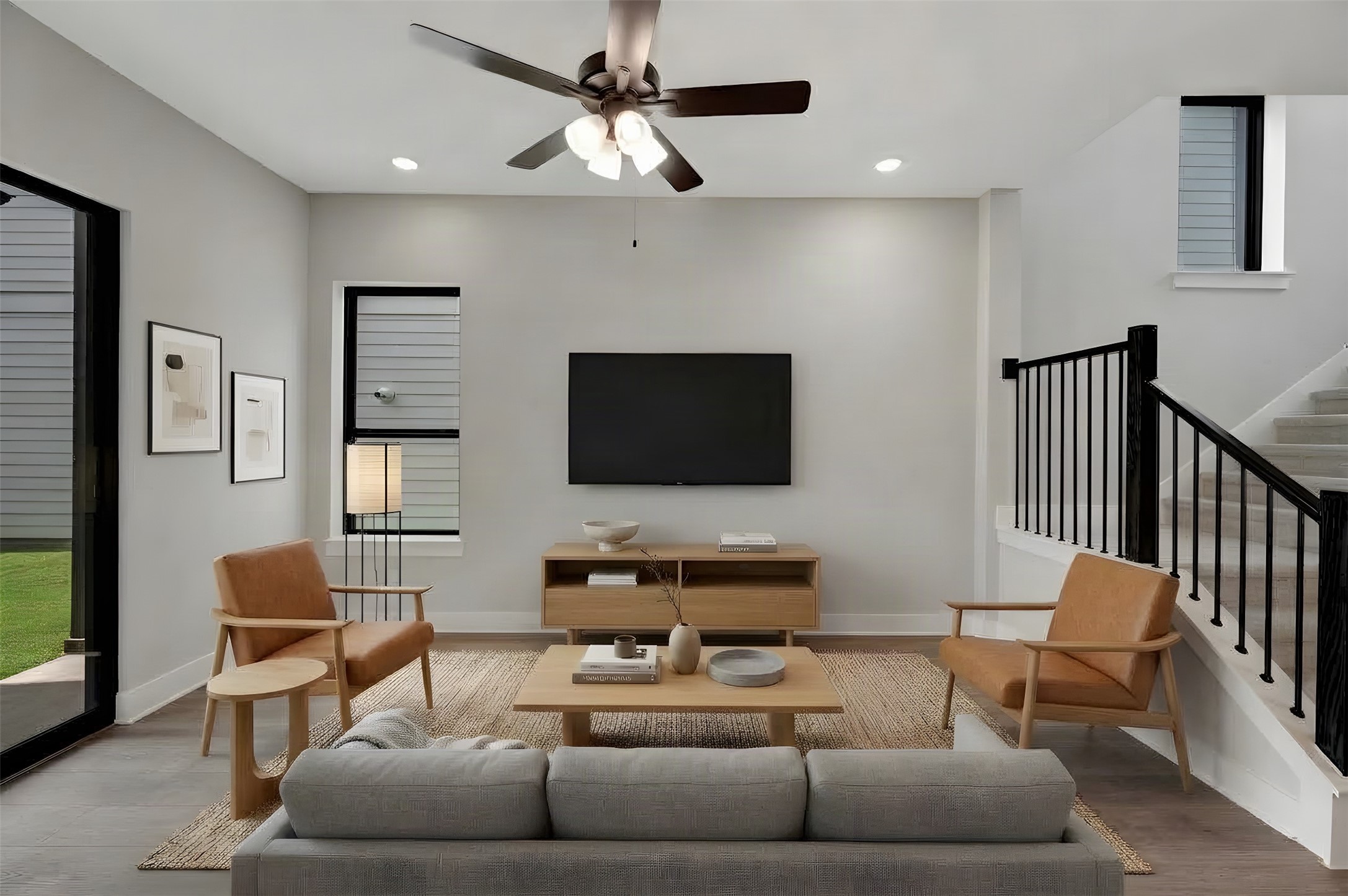 16718 Vibrant Avenue Property Photo 4