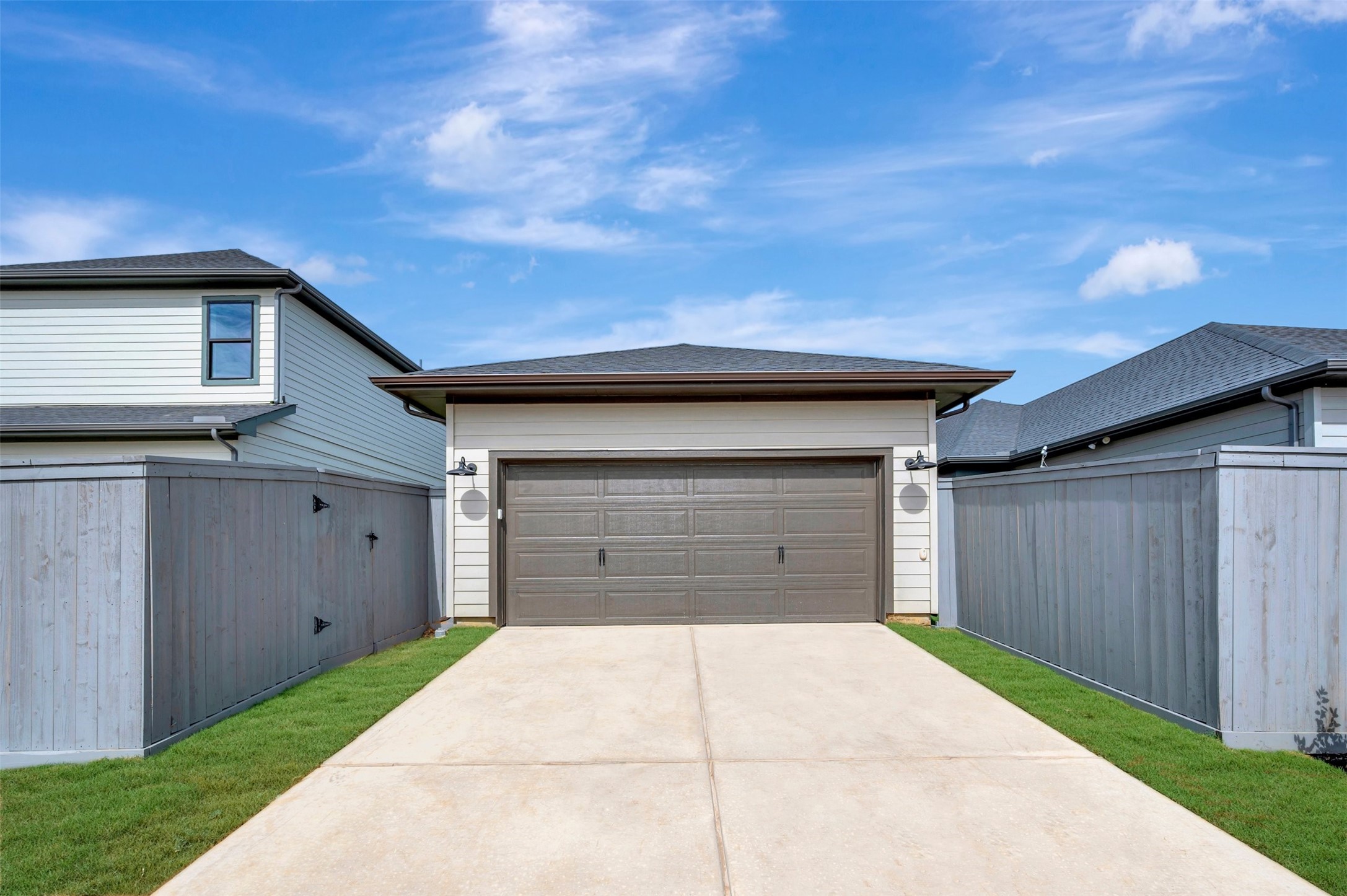16718 Vibrant Avenue Property Photo 10