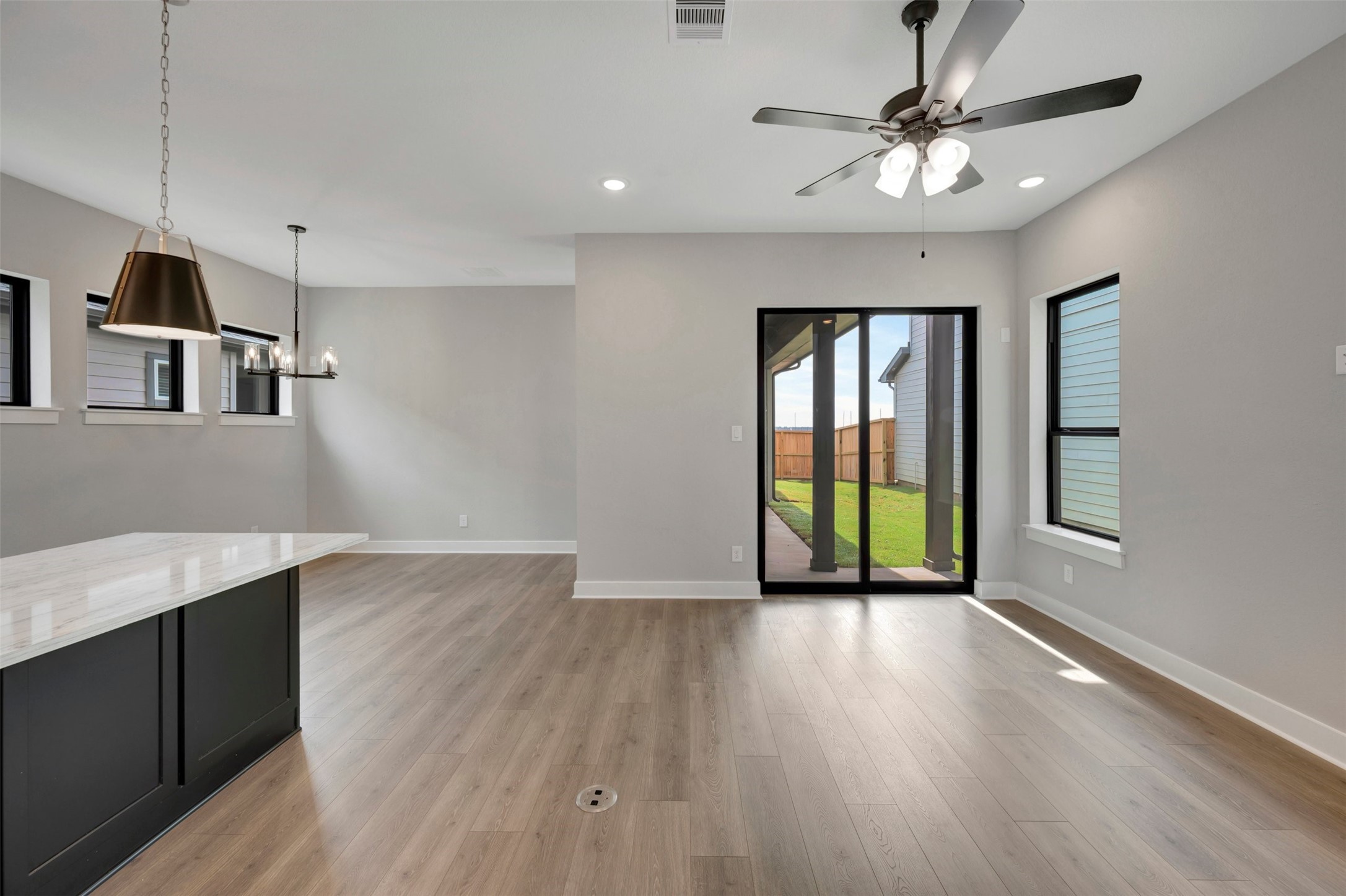 16718 Vibrant Avenue Property Photo 19