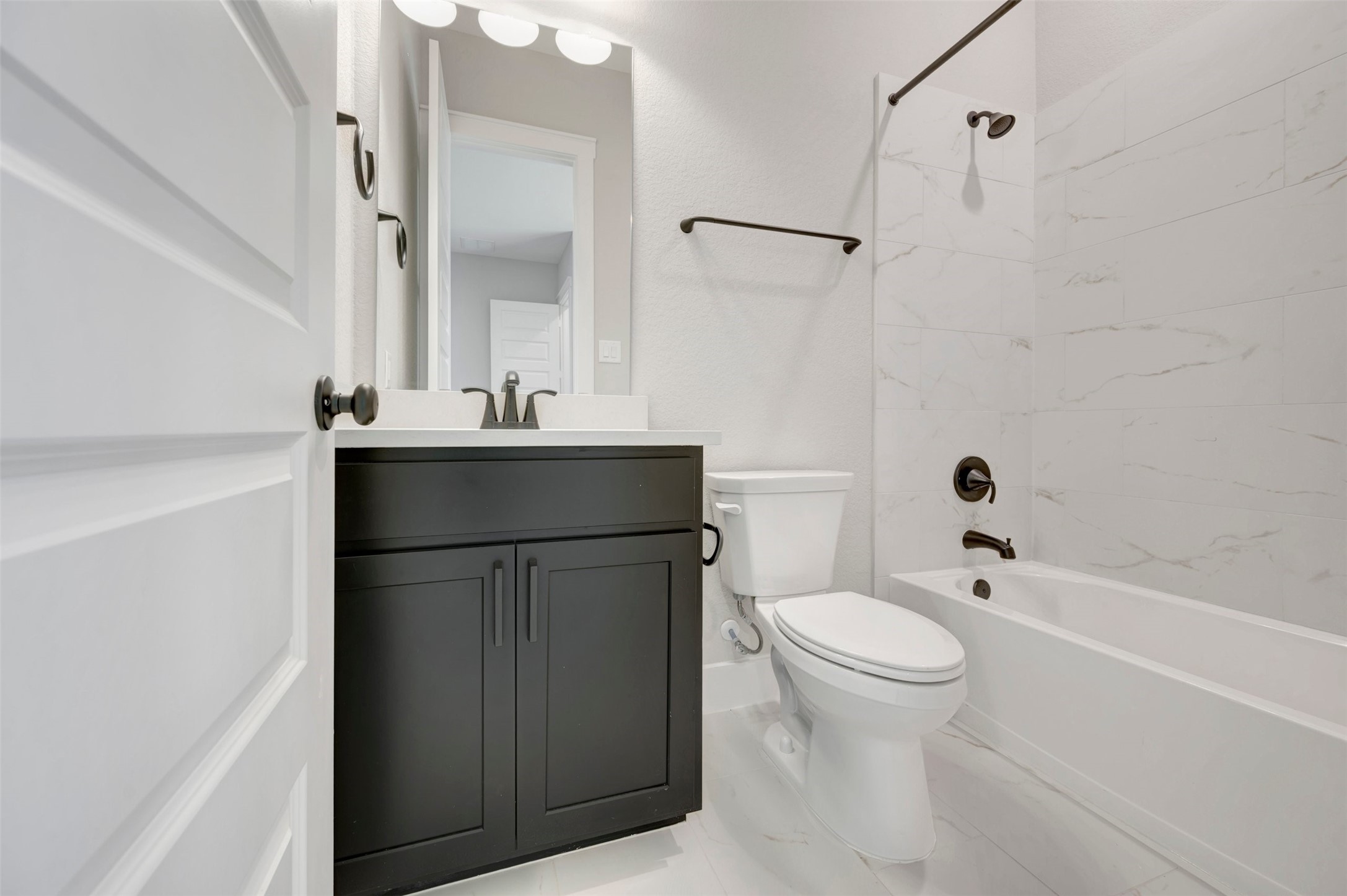 16718 Vibrant Avenue Property Photo 35
