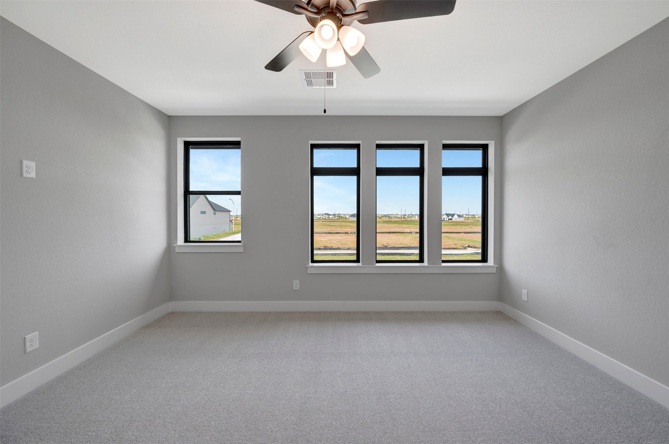 16718 Vibrant Avenue Property Photo 36