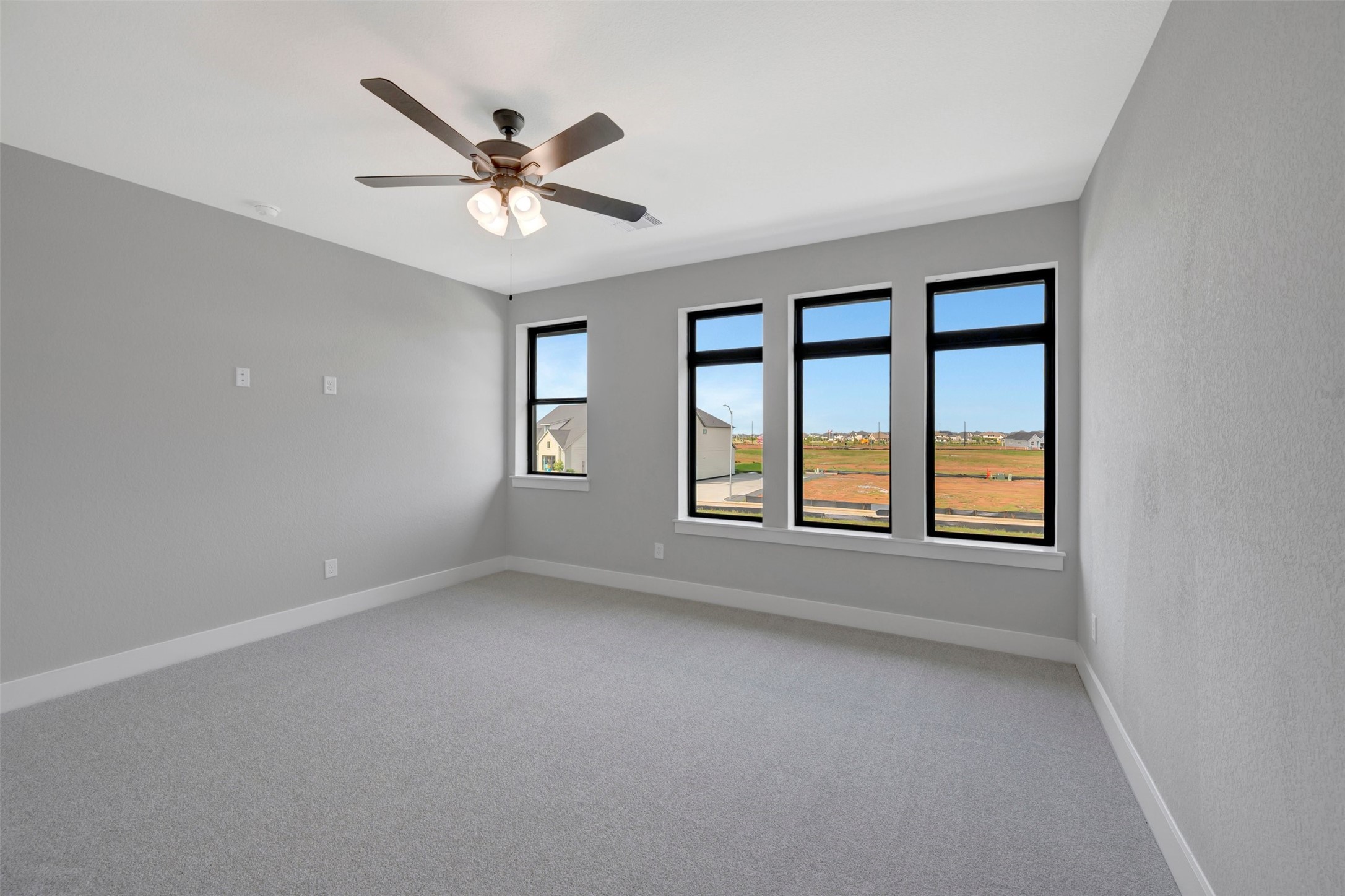 16718 Vibrant Avenue Property Photo 37