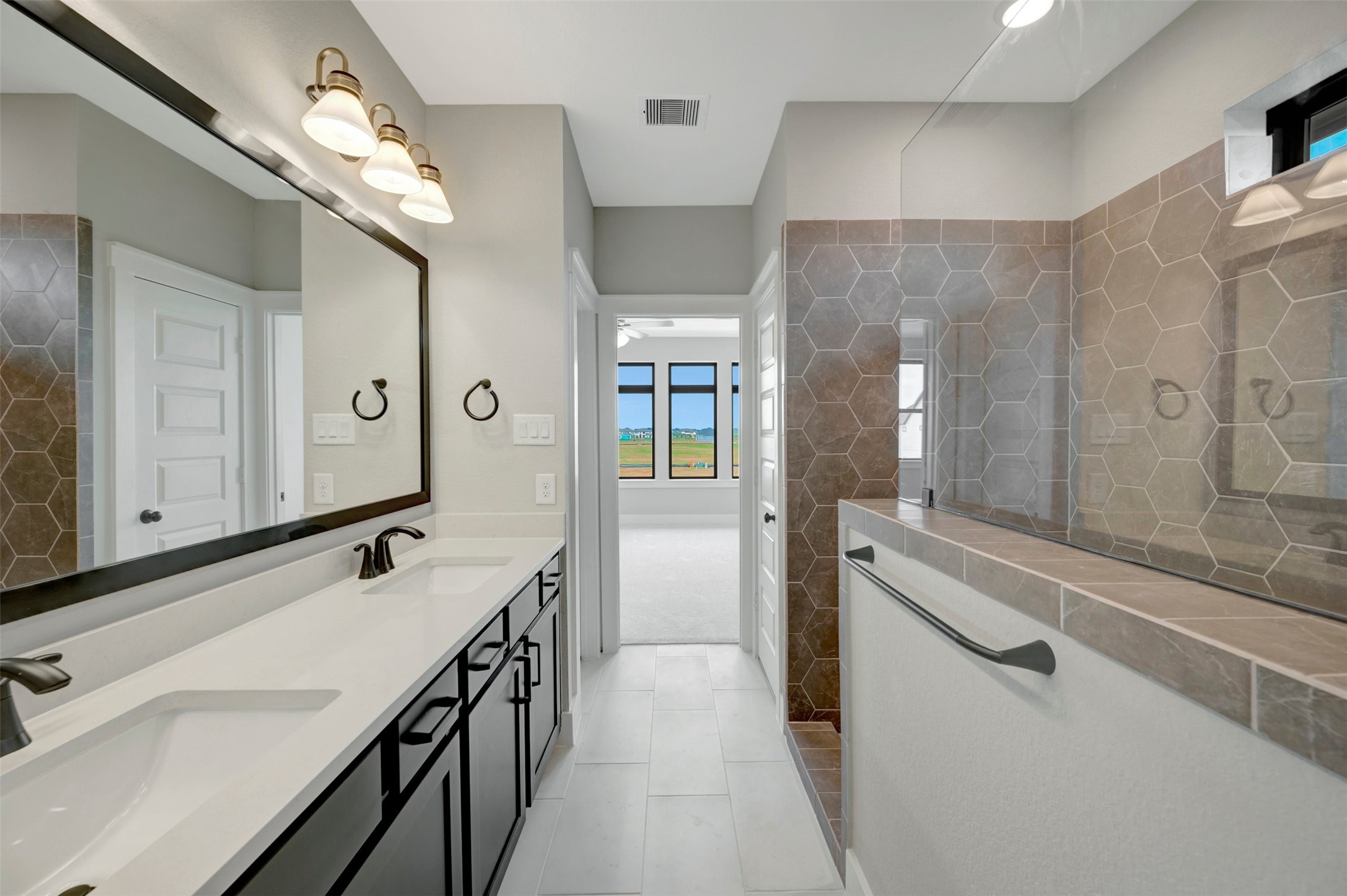 16718 Vibrant Avenue Property Photo 42