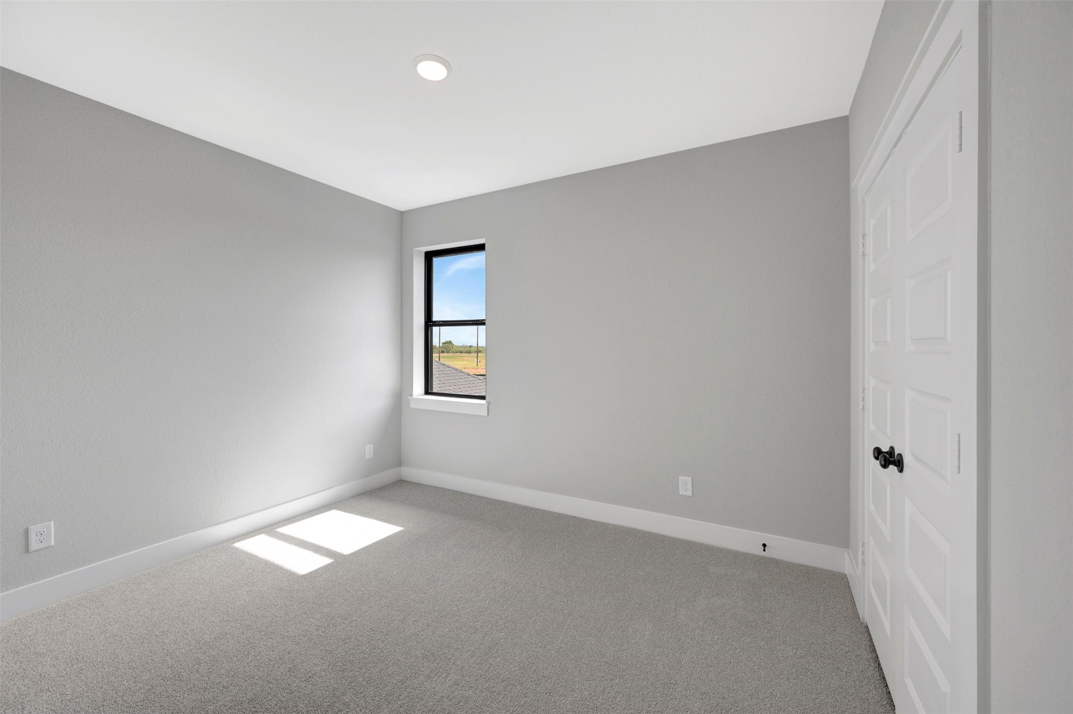 16718 Vibrant Avenue Property Photo 46