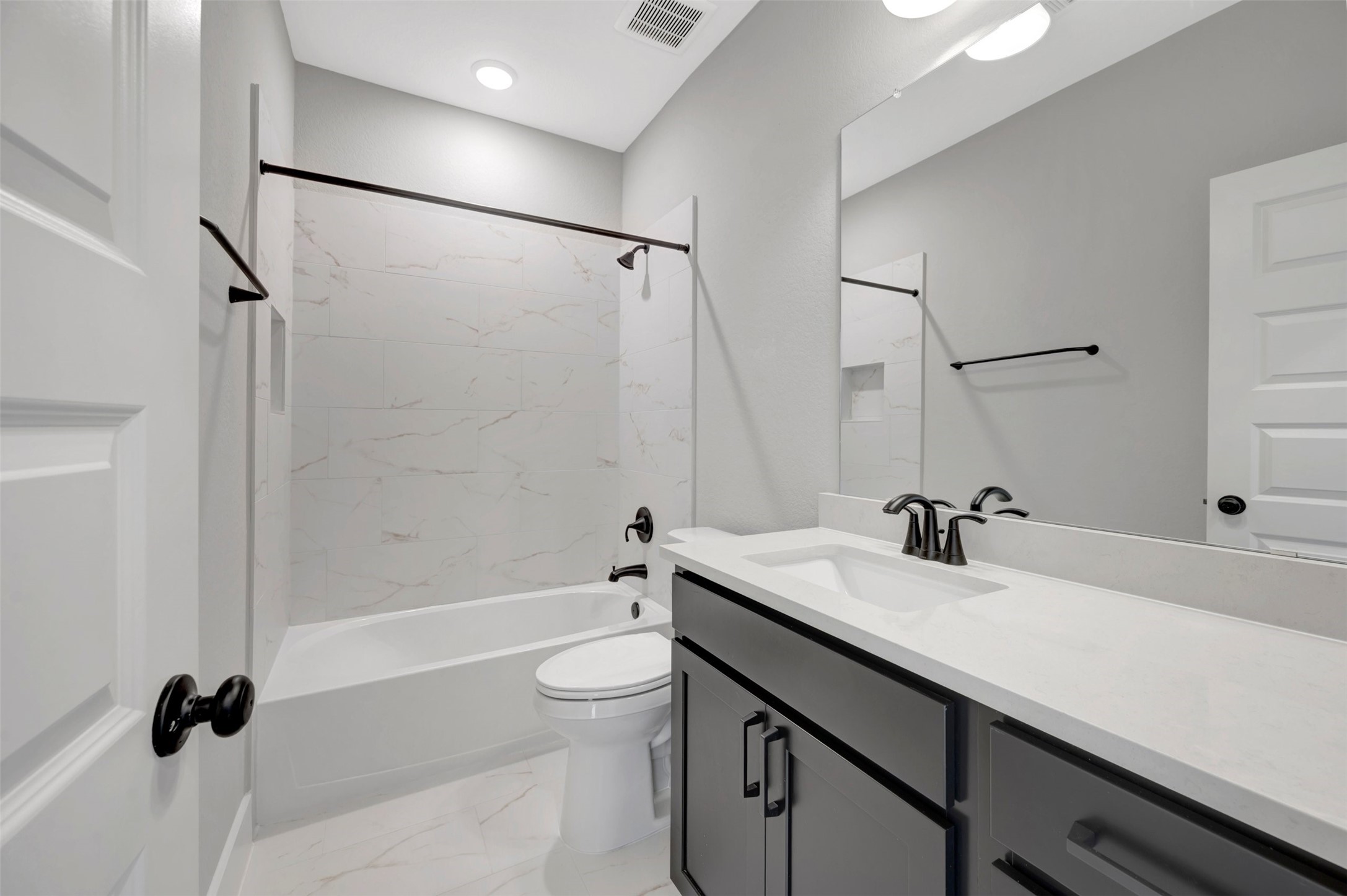 16718 Vibrant Avenue Property Photo 47
