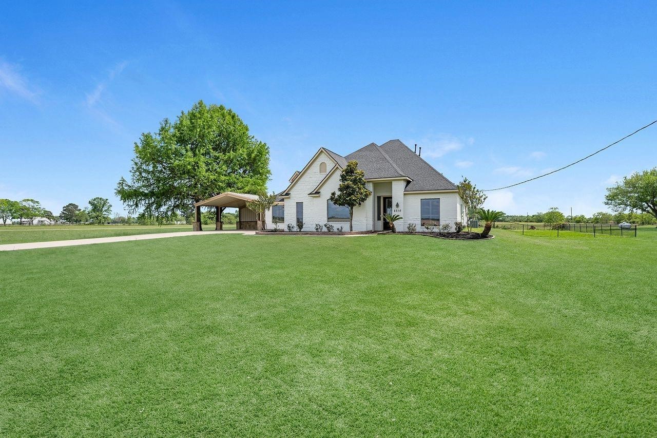 2310 Peters Road Property Photo 4