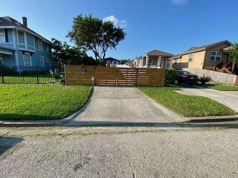 4517 Avenue K Property Photo 17