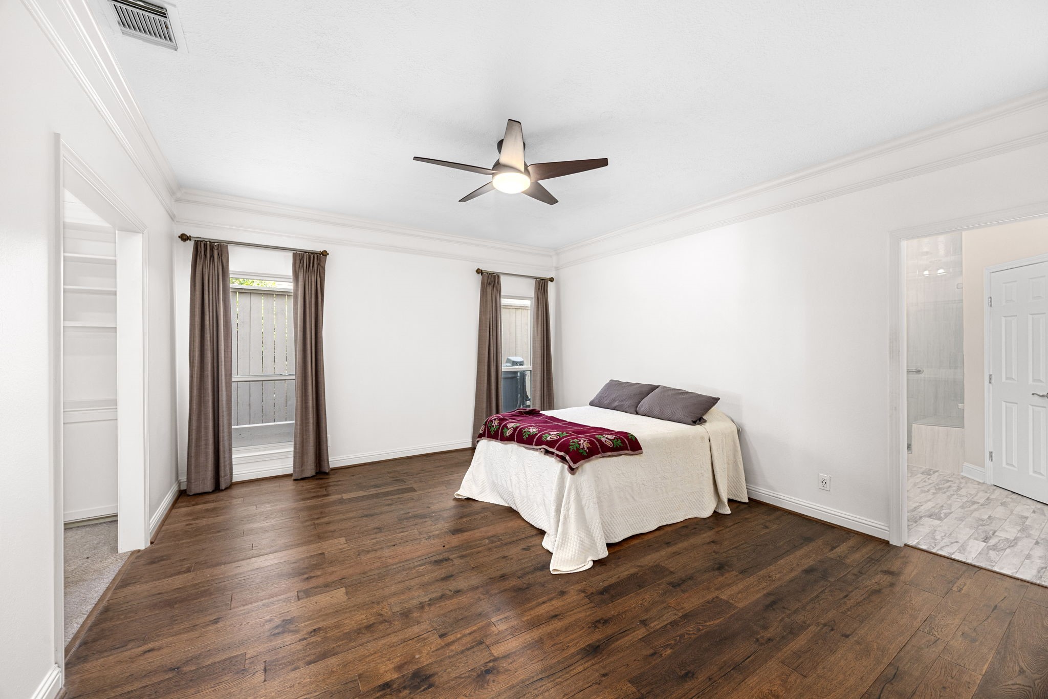 15742 Walkwood Drive Property Photo 25