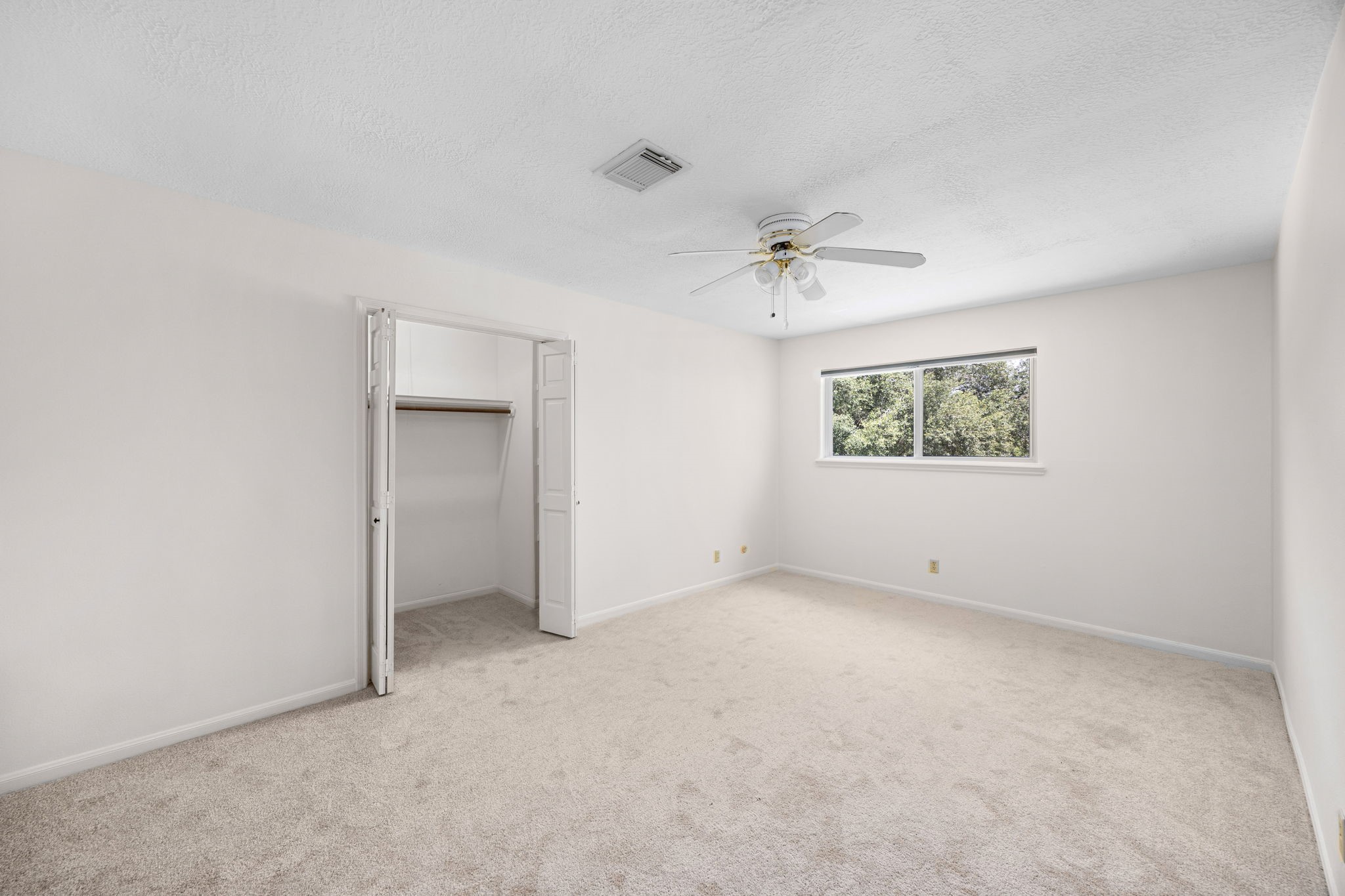 15742 Walkwood Drive Property Photo 39