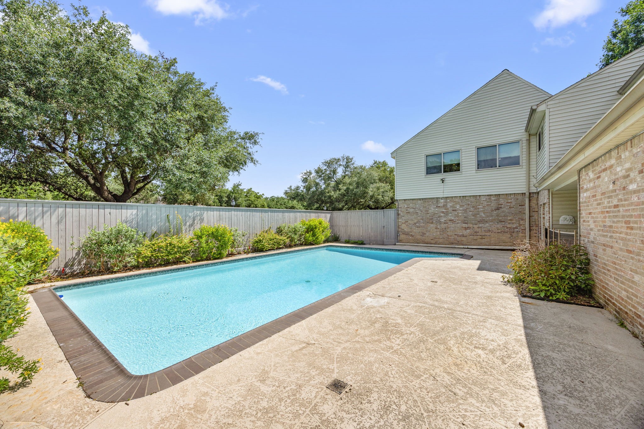 15742 Walkwood Drive Property Photo 44