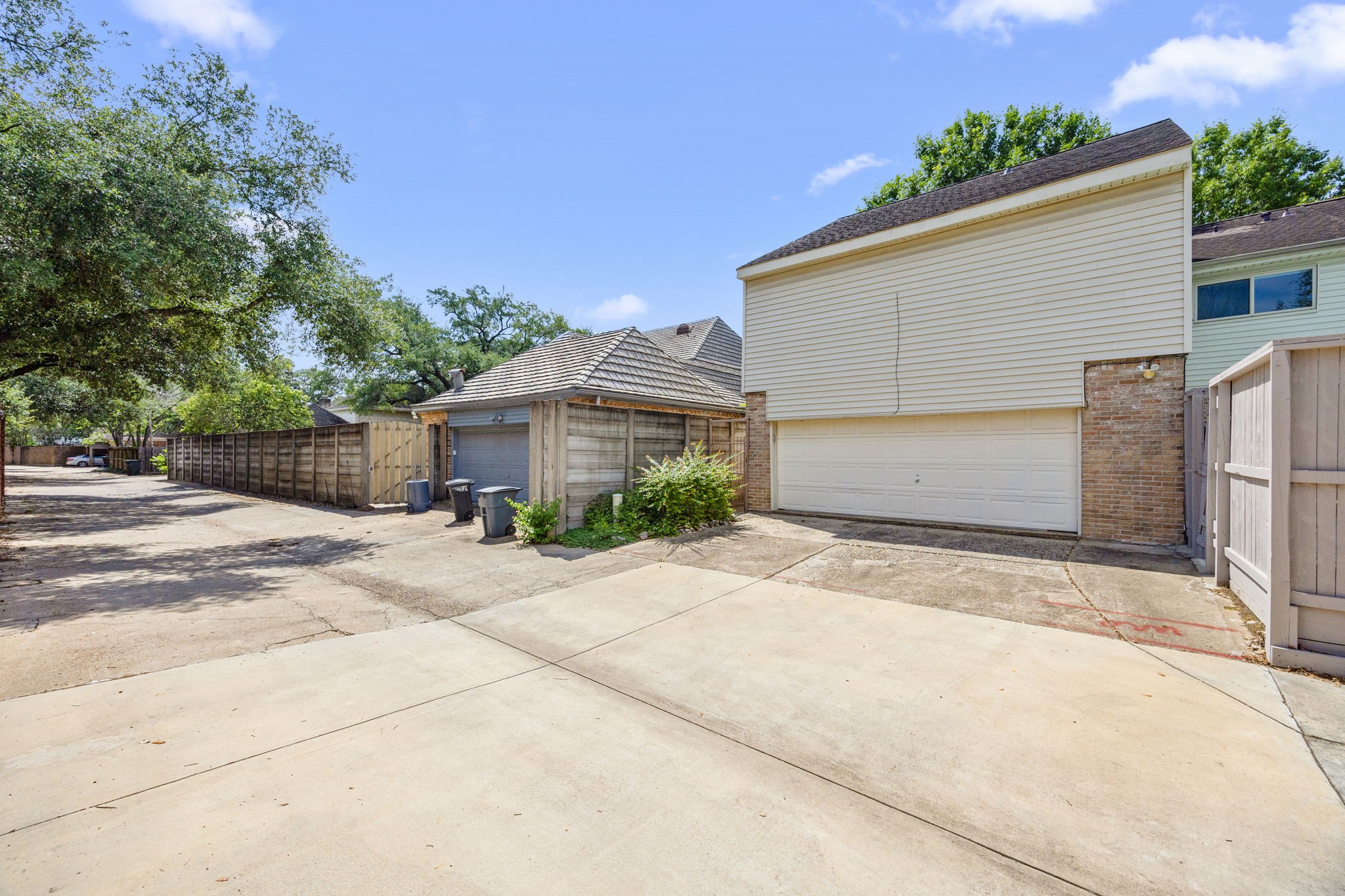 15742 Walkwood Drive Property Photo 45