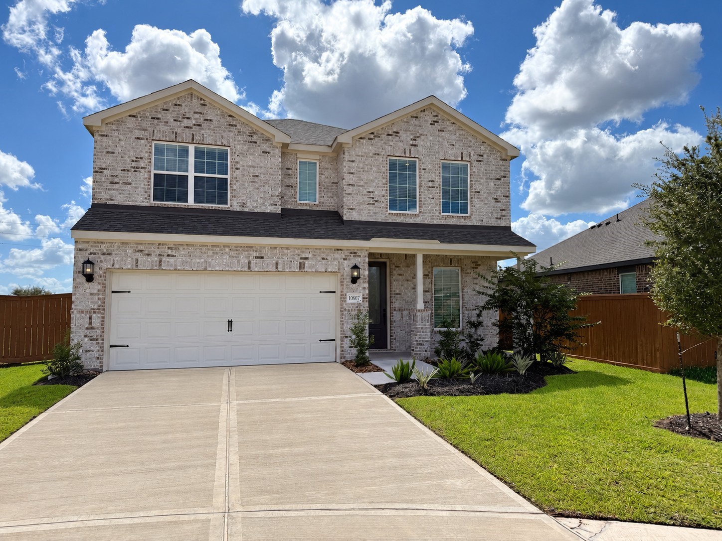 10807 Hickory Lane Property Photo 1