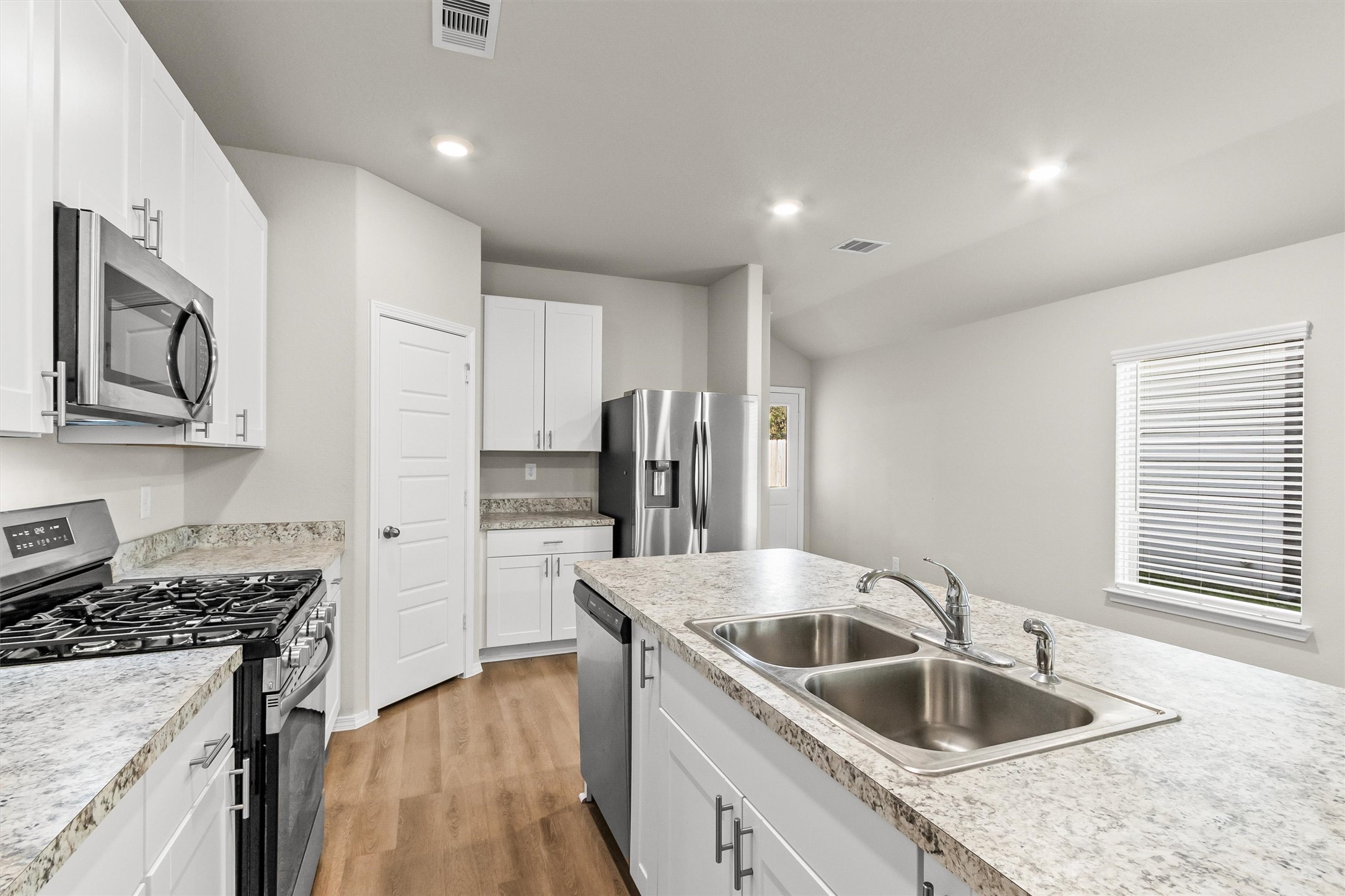 2637 Shady Cedar Court Property Photo 11