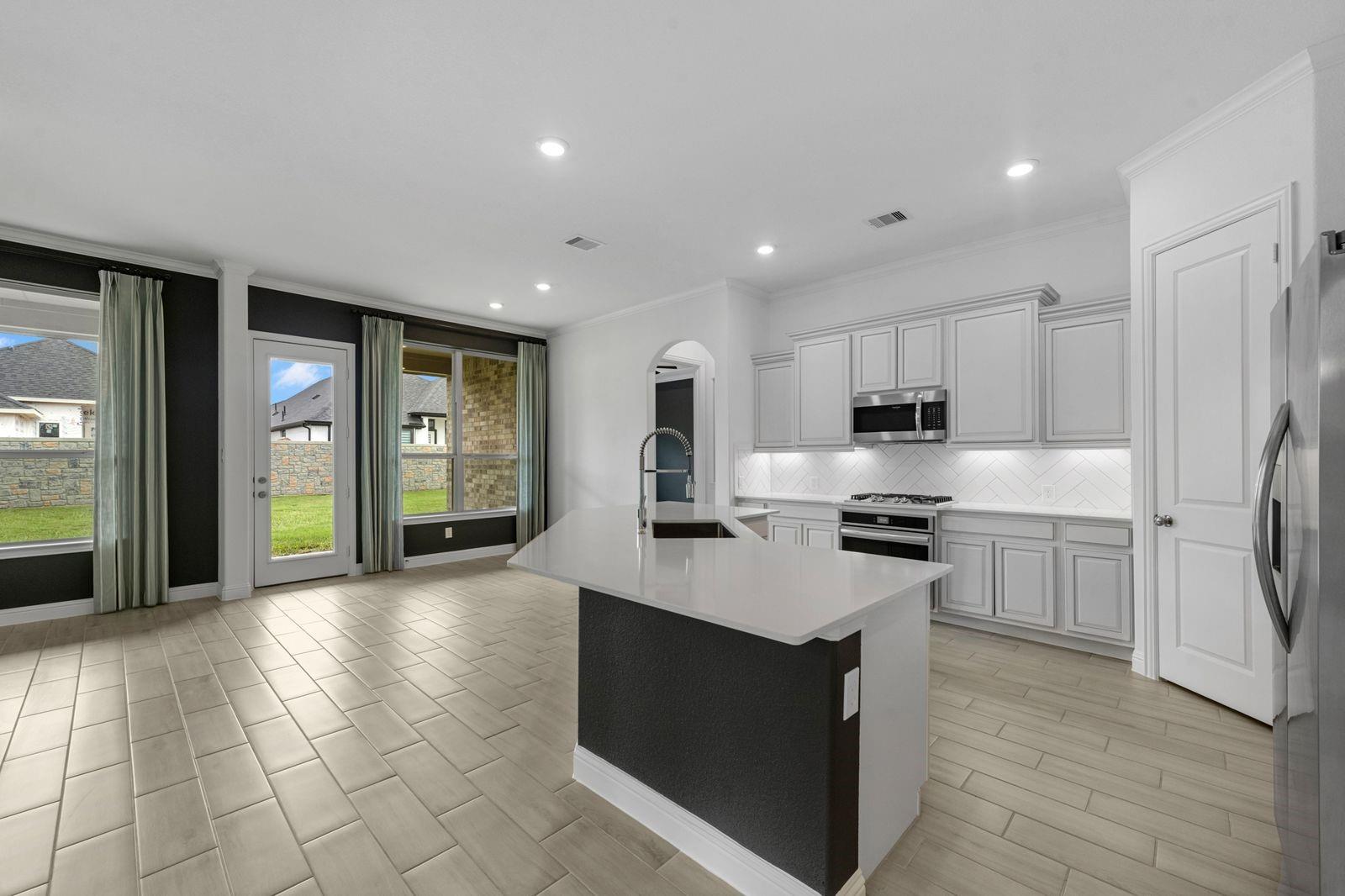 29614 Apple Glen Court Property Photo 4