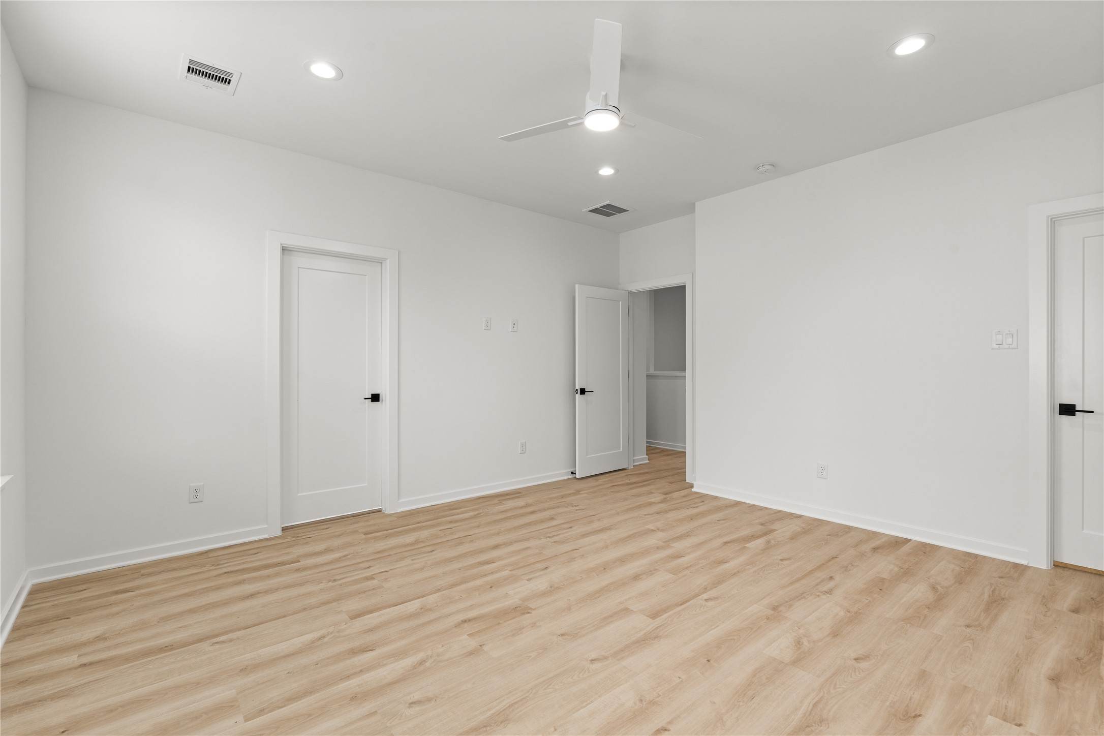 4746 Martin Hill Street Property Photo 32