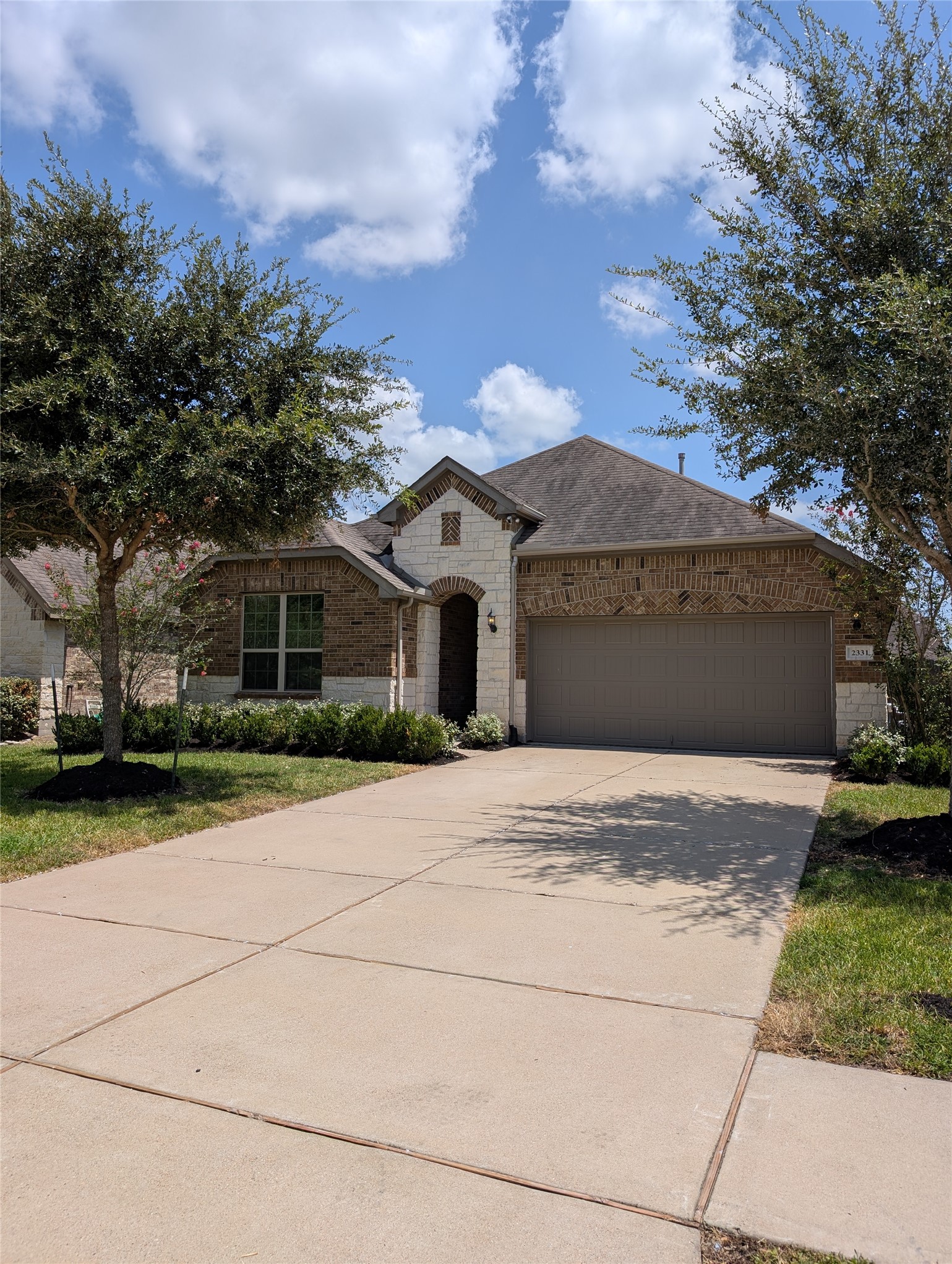 2331 Shoal Valley Lane Property Photo 1