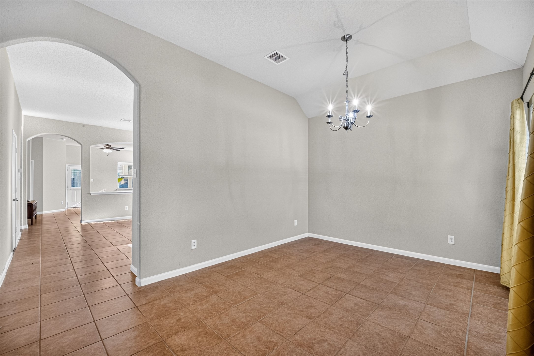 15723 Mountain Mist Trail Property Photo 8