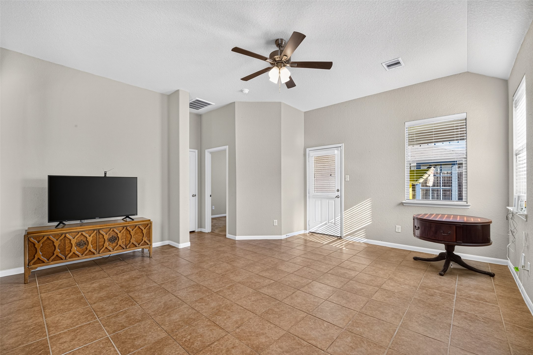 15723 Mountain Mist Trail Property Photo 11
