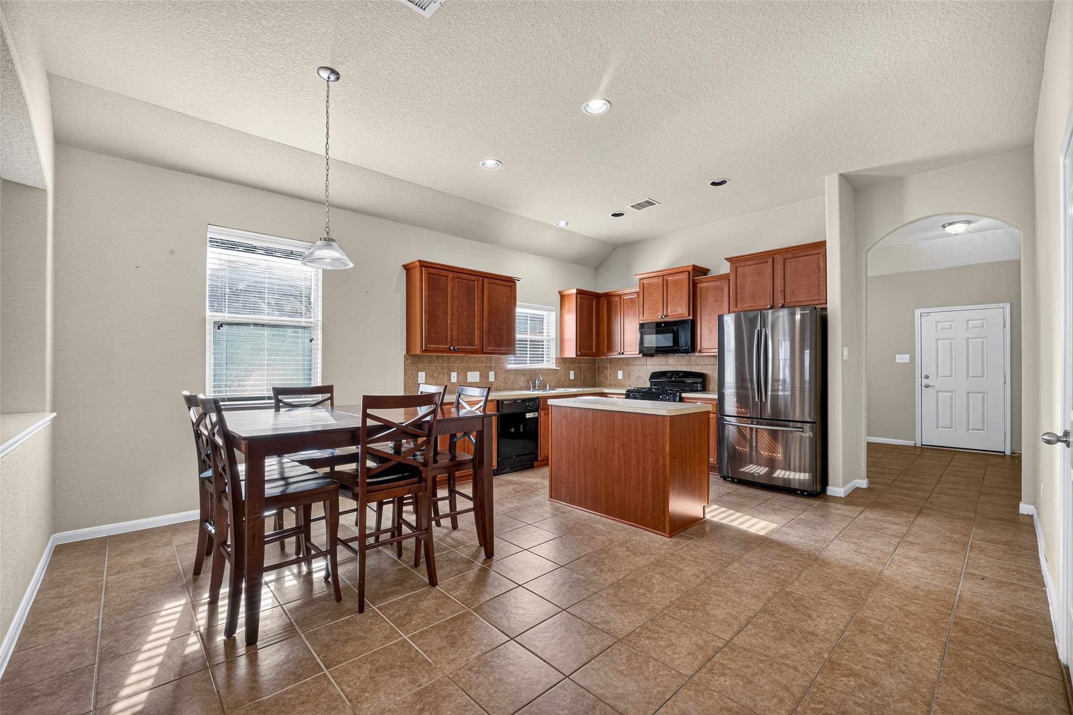15723 Mountain Mist Trail Property Photo 14