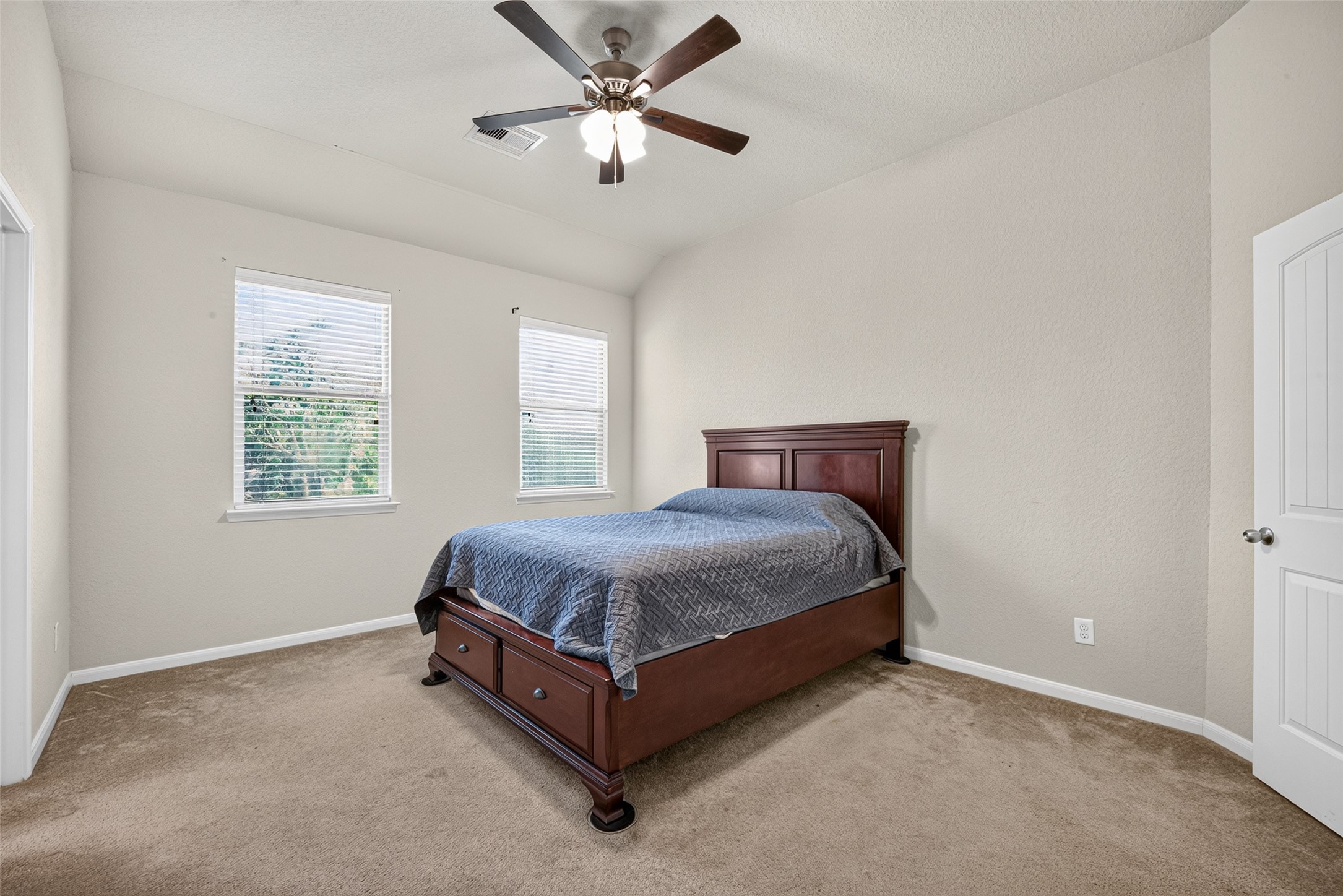 15723 Mountain Mist Trail Property Photo 31
