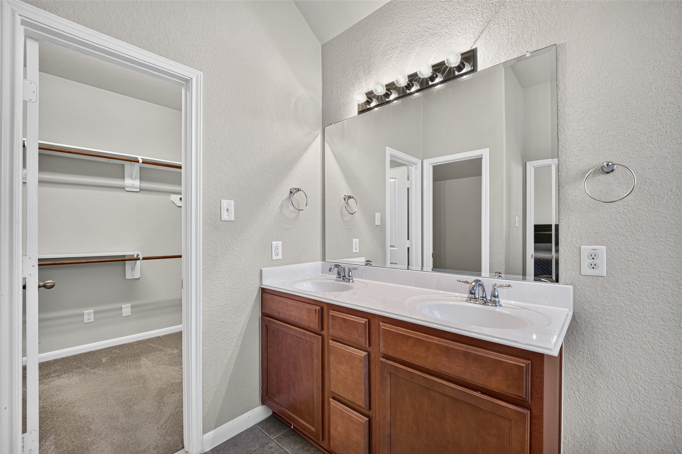 15723 Mountain Mist Trail Property Photo 34