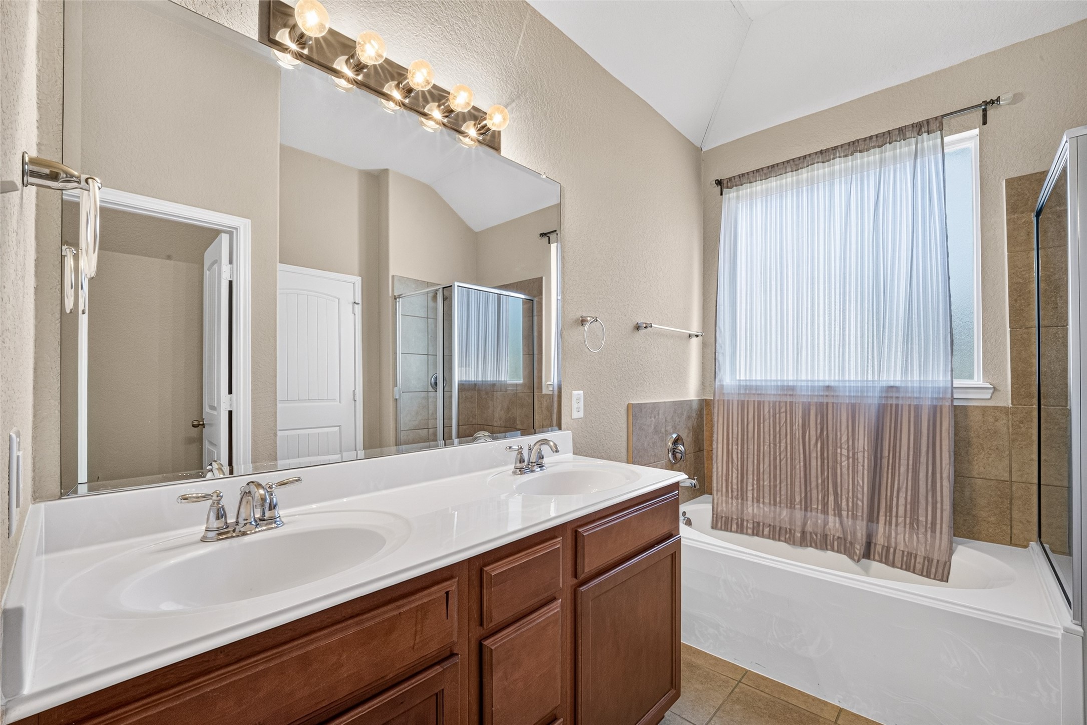 15723 Mountain Mist Trail Property Photo 37