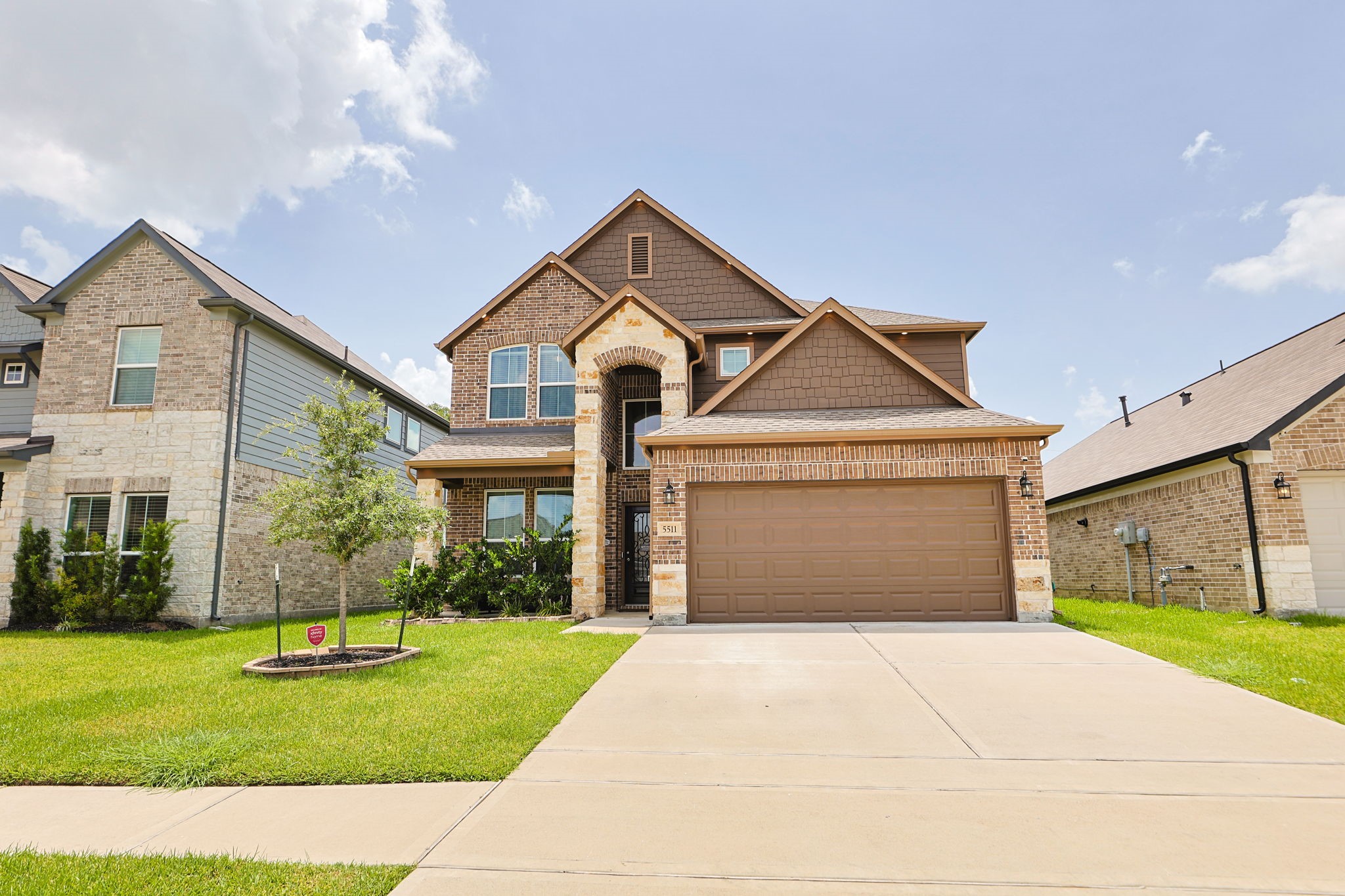 5511 Gothic Oak Drive Property Photo 1