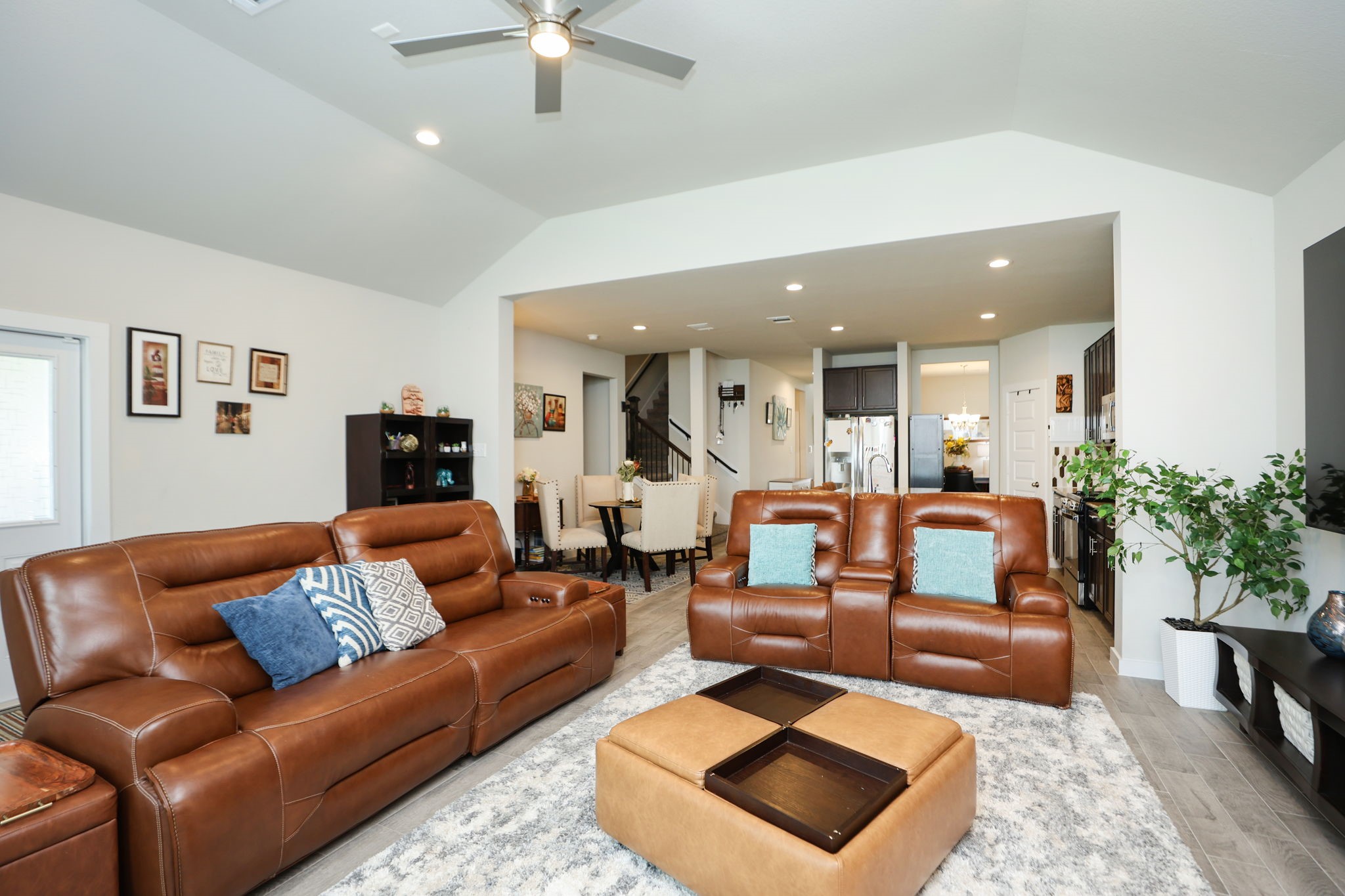 5511 Gothic Oak Drive Property Photo 7