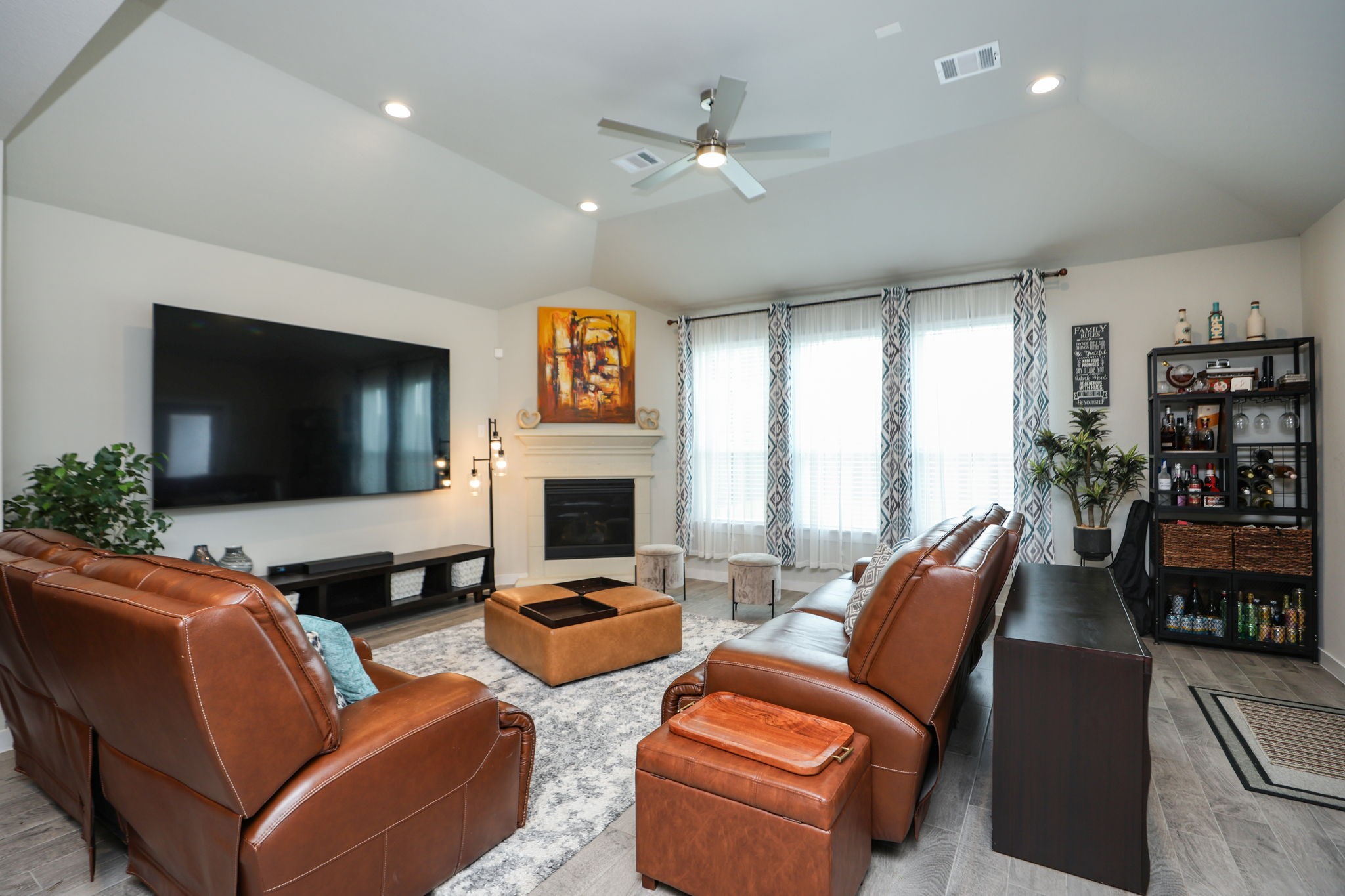 5511 Gothic Oak Drive Property Photo 8