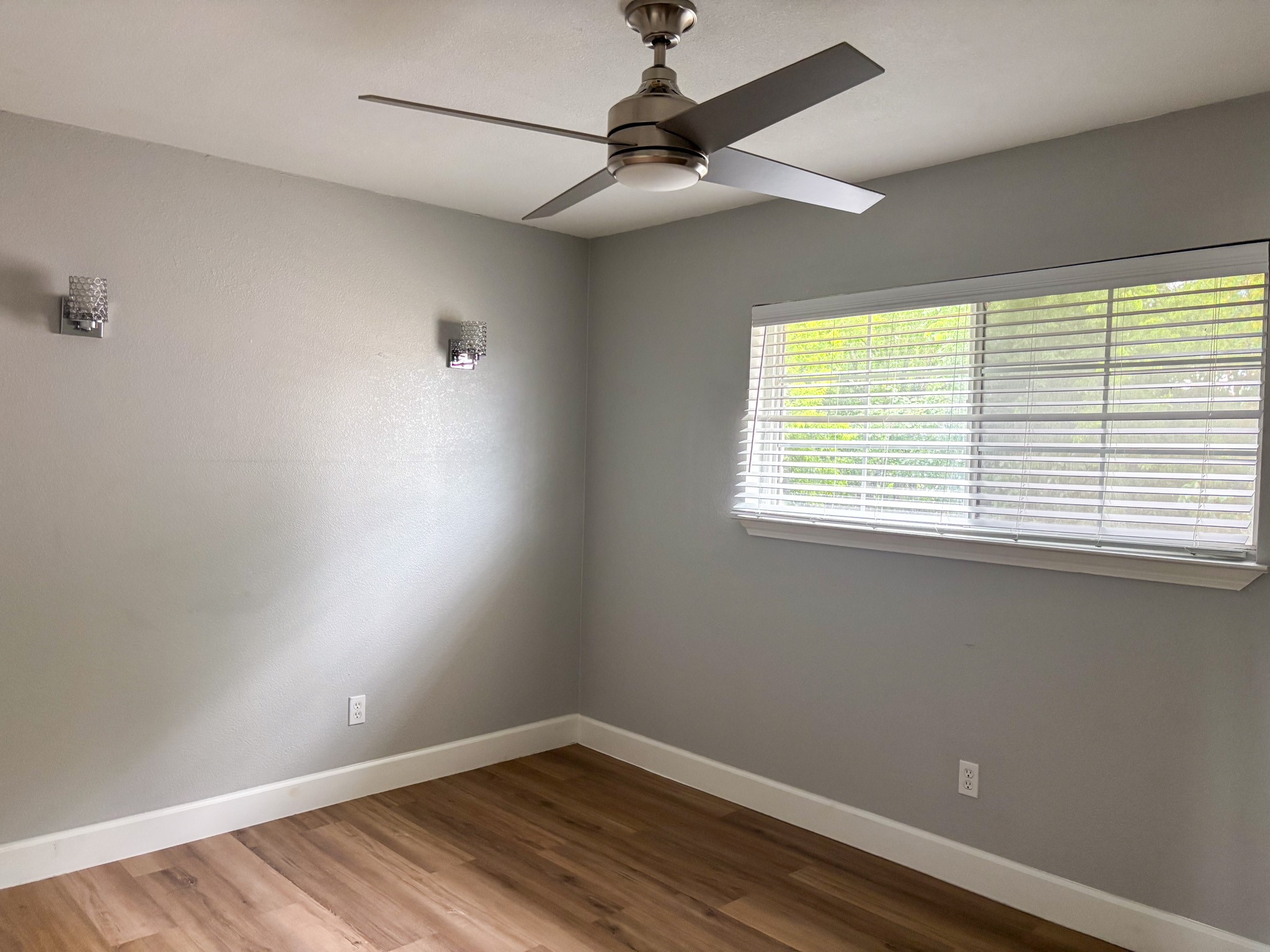7826 Gladstone Street C Property Photo 5