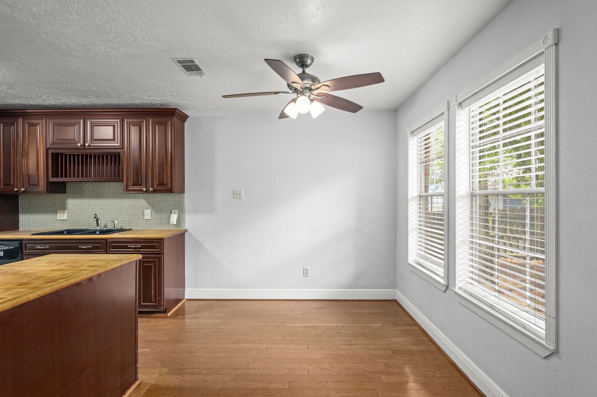 80 W Timberspire Court Property Photo 10