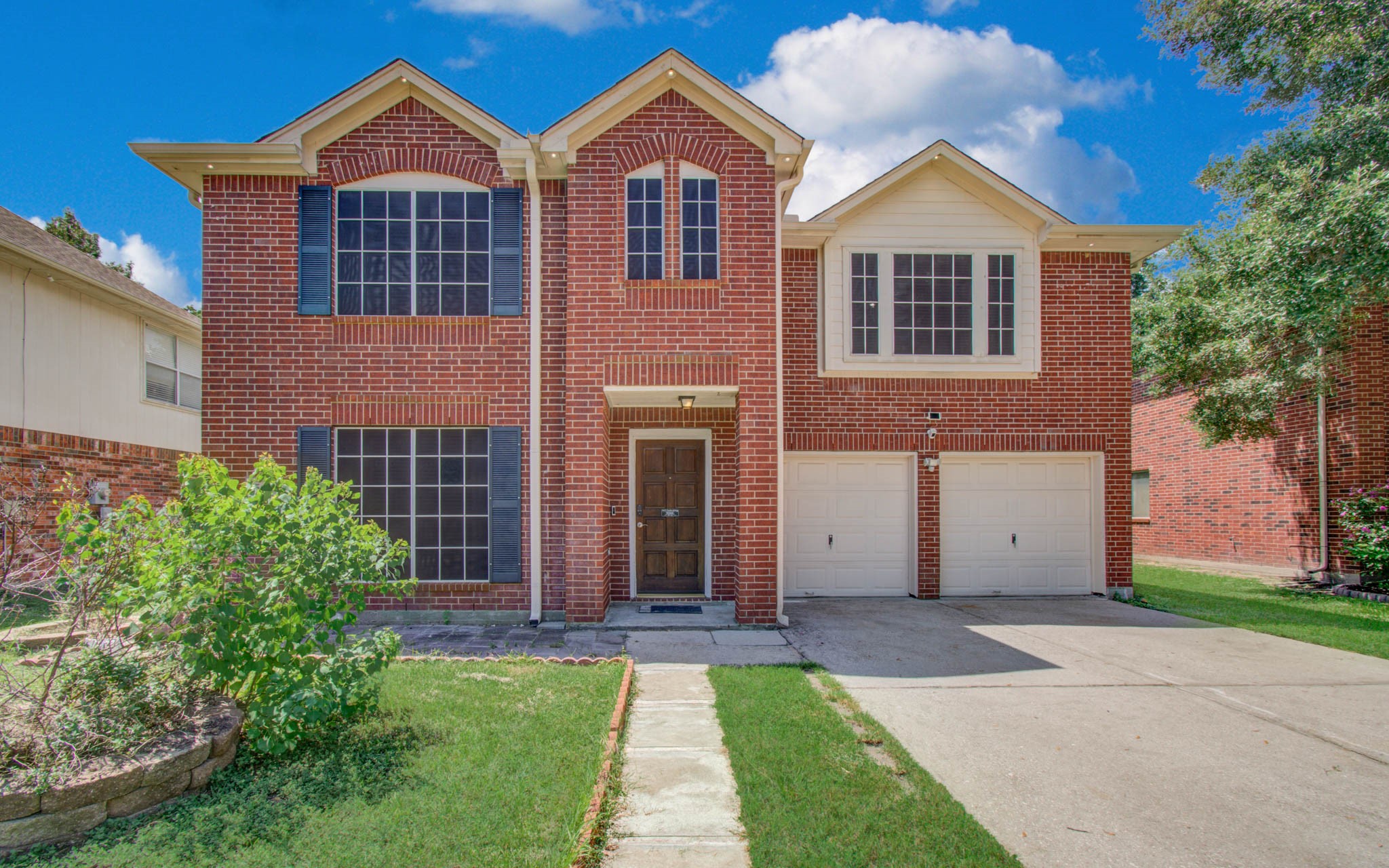 5415 Oak Falls Drive Property Photo