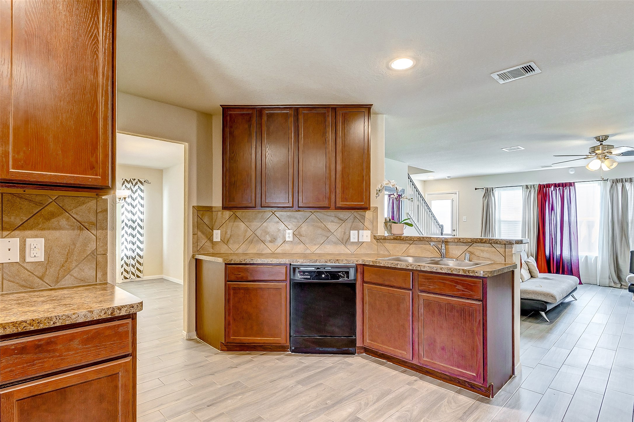 21219 Fox Hillside Way Property Photo 11