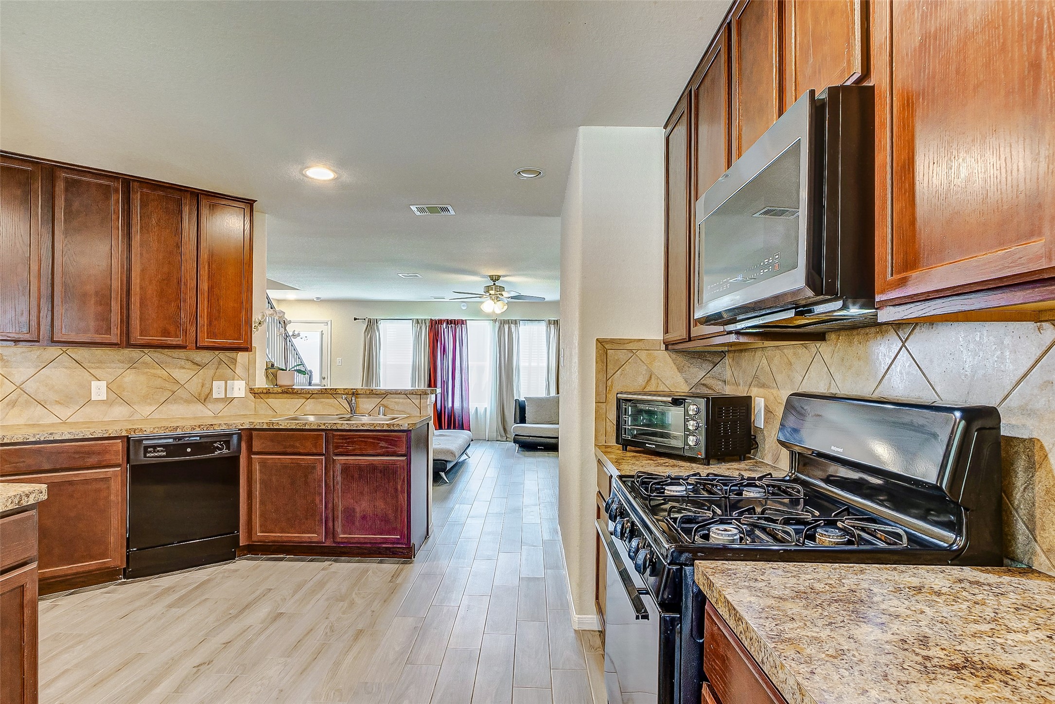 21219 Fox Hillside Way Property Photo 14