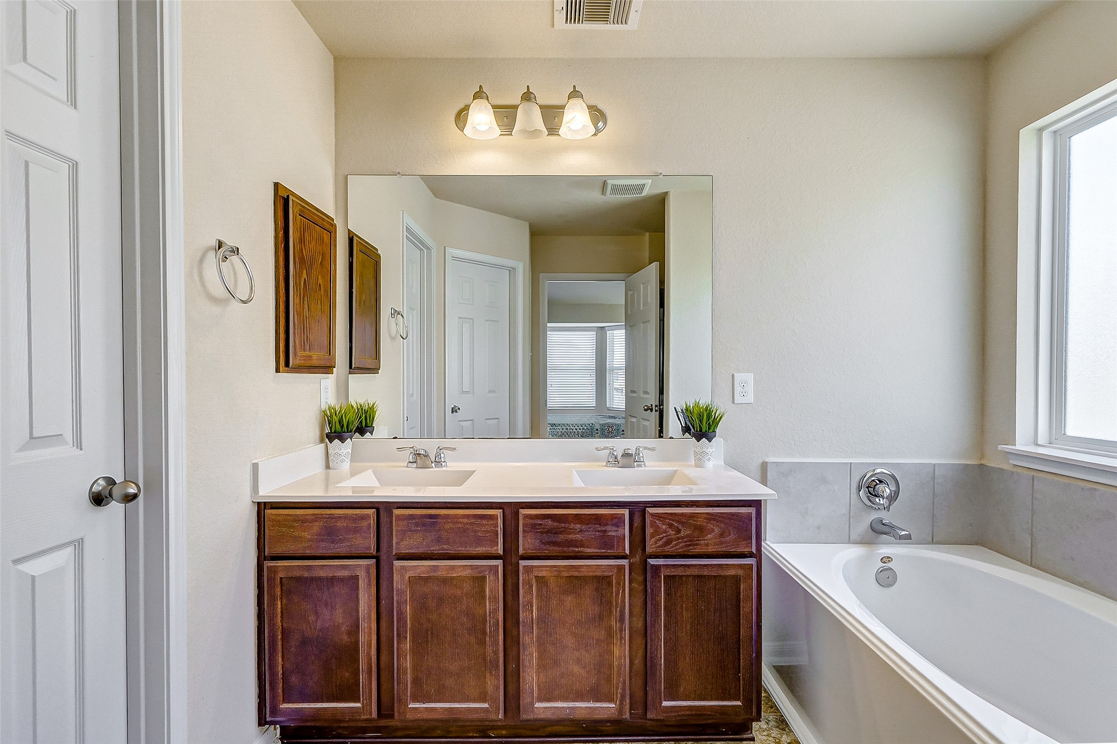 21219 Fox Hillside Way Property Photo 26