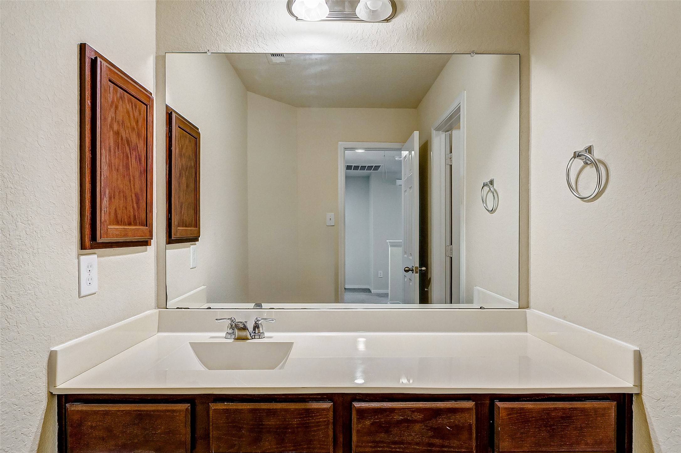 21219 Fox Hillside Way Property Photo 34