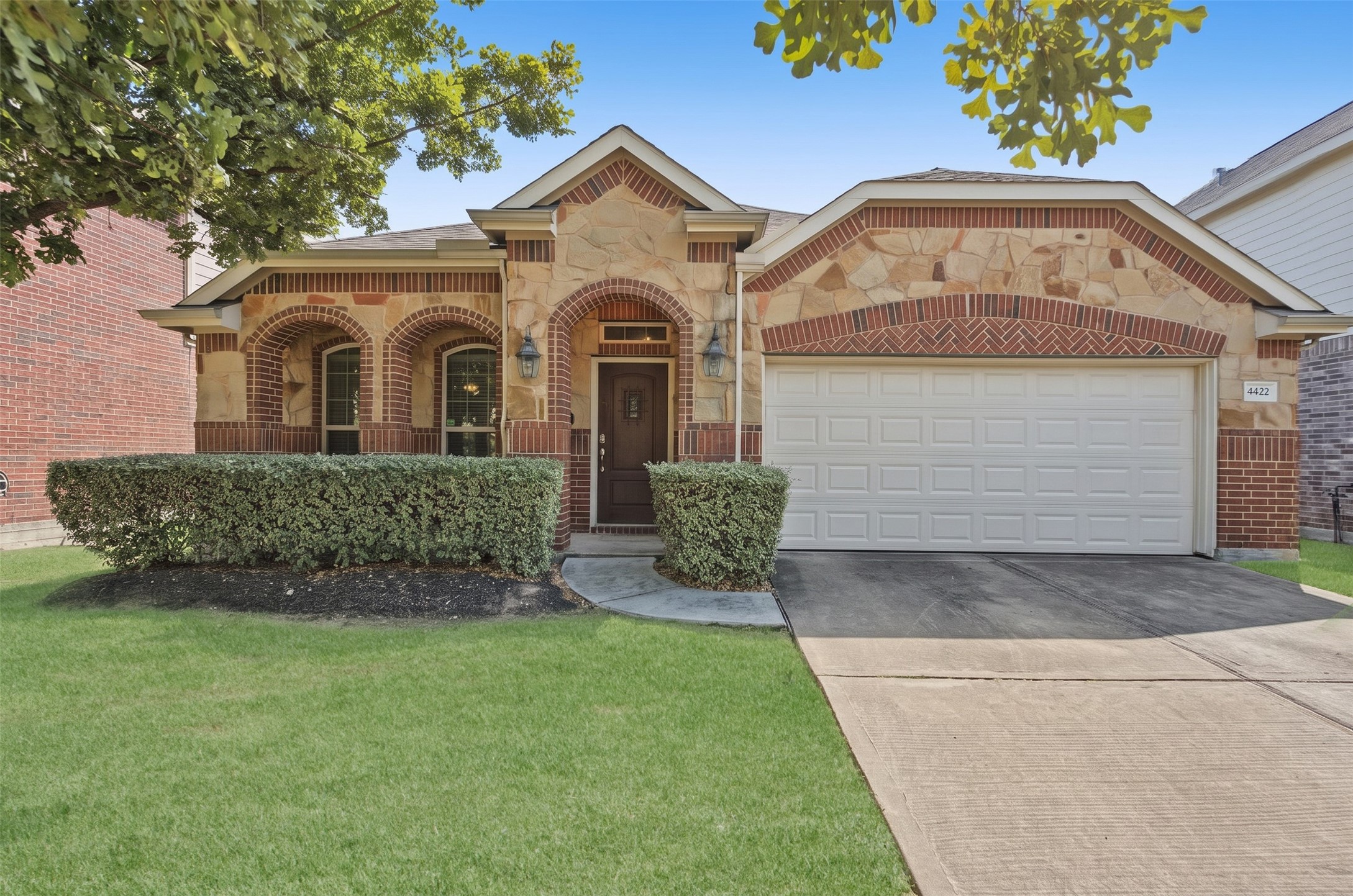 4422 Juniper Bay Lane Property Photo 1