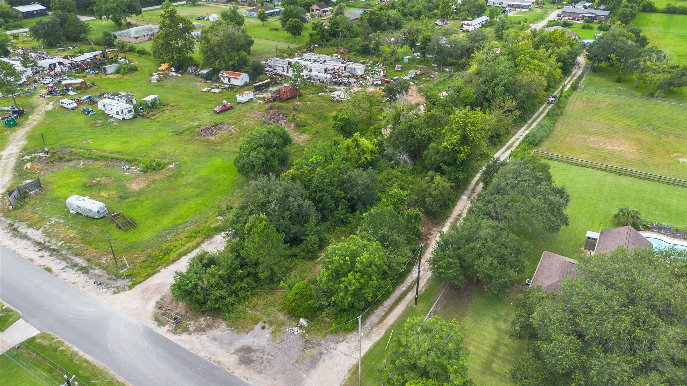 15601 Fir Road Property Photo 4