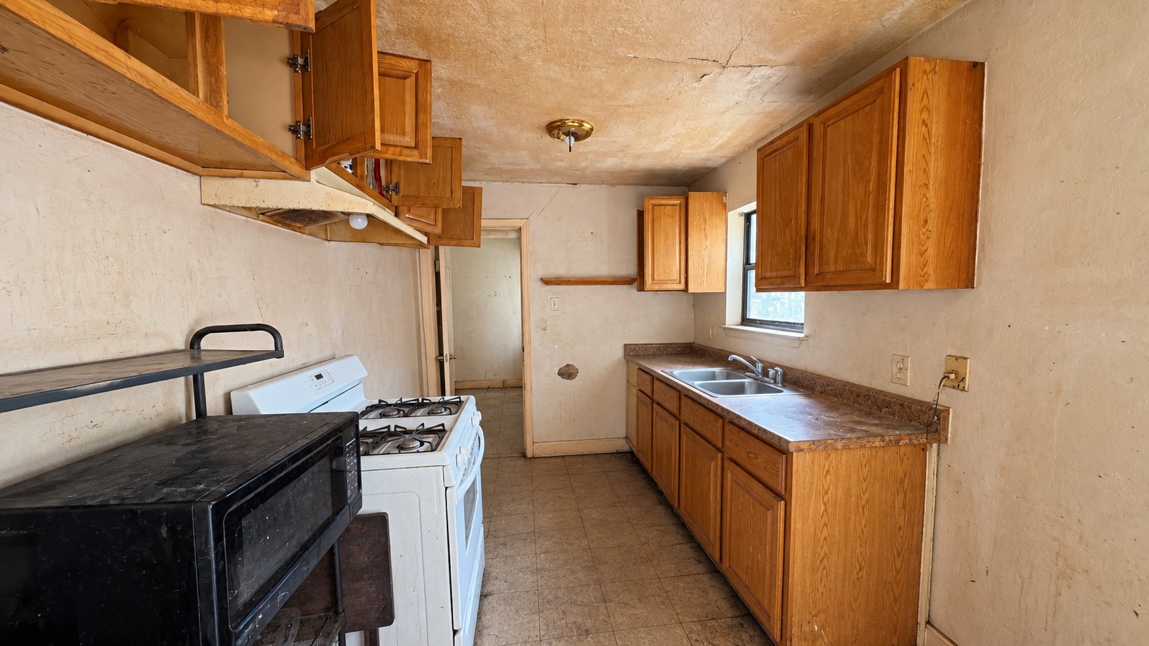 508 Burke Road Property Photo 4