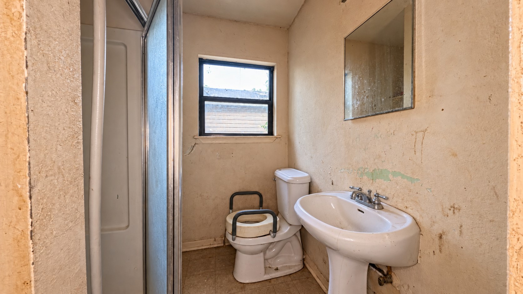 508 Burke Road Property Photo 8
