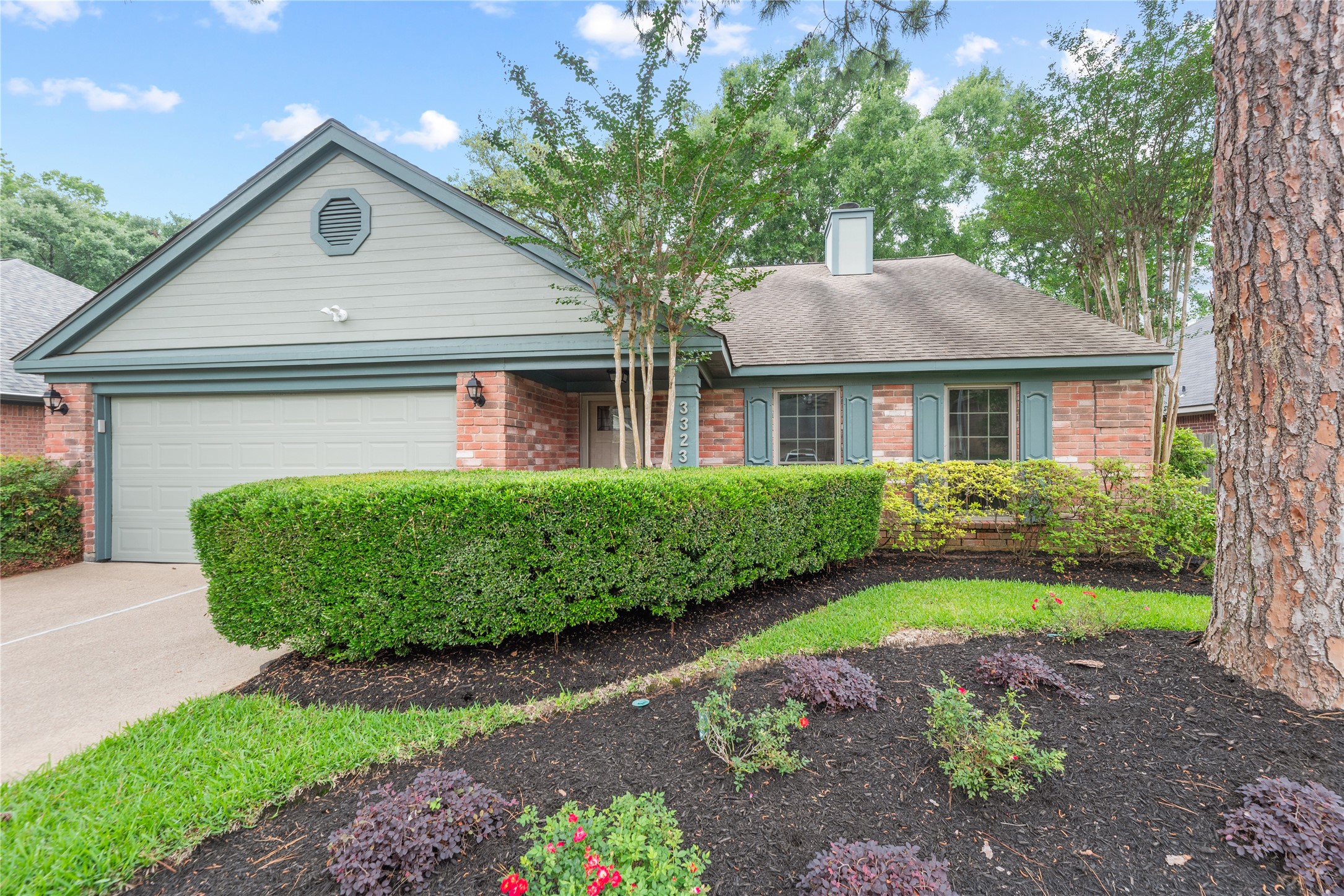 3323 Autumn Bridge Lane Property Photo 1