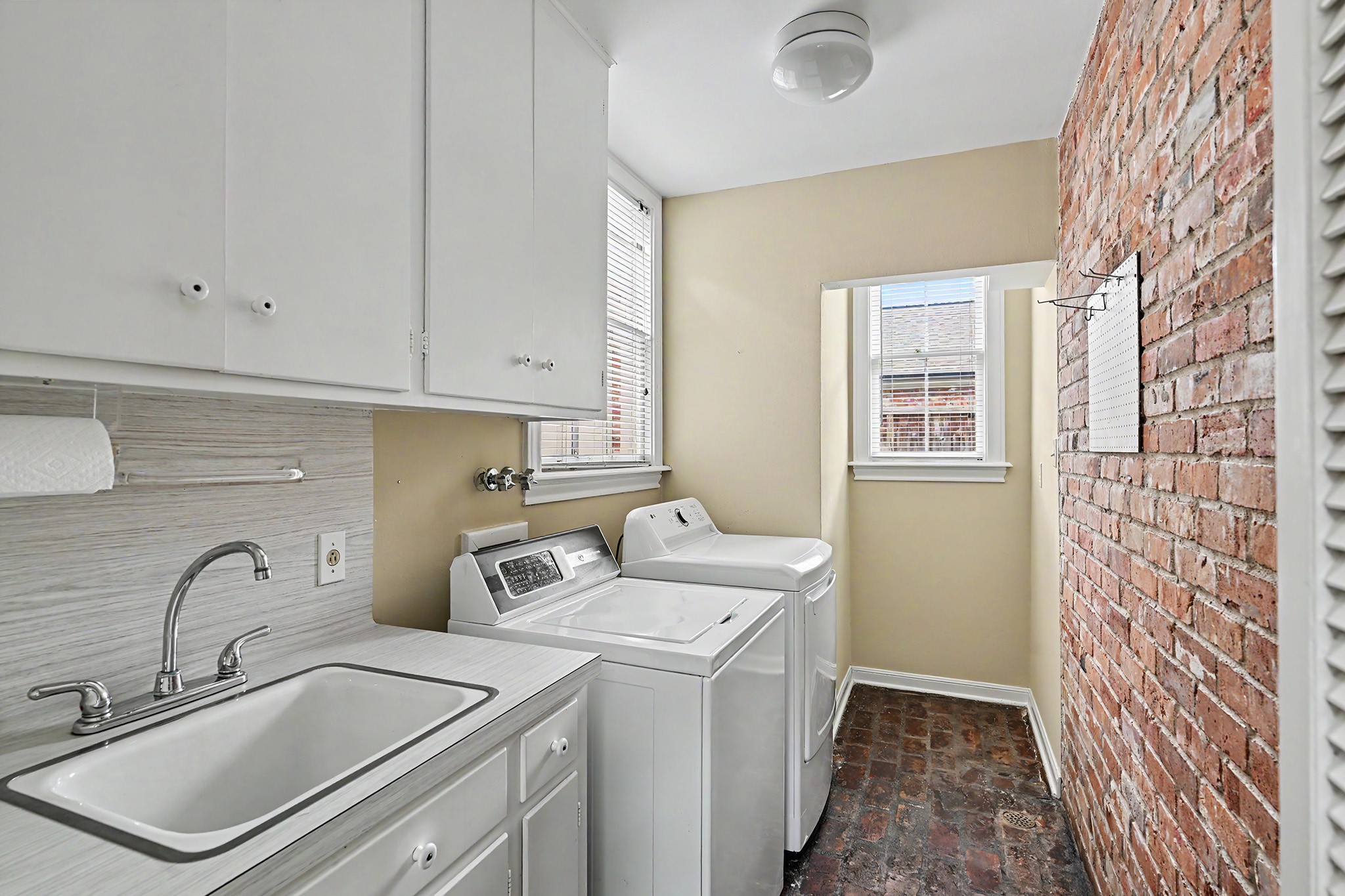 6019 Stones Throw Road Property Photo 18
