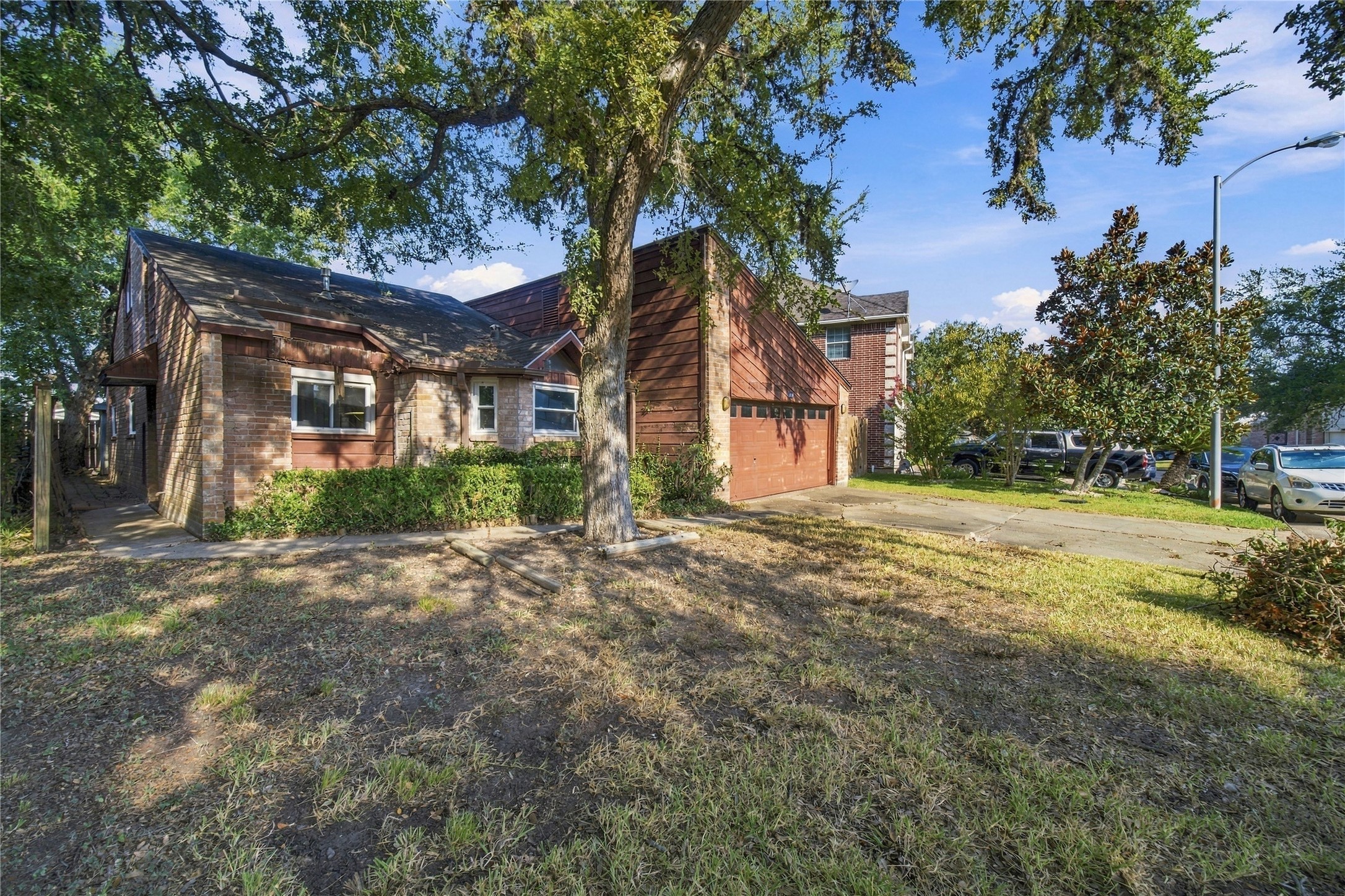606 Meadow Knoll Drive Property Photo 1