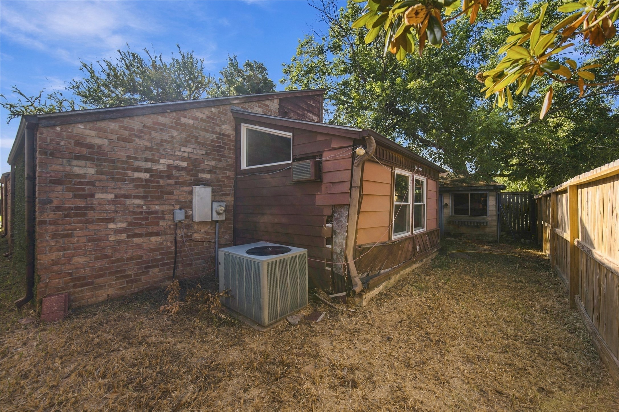 606 Meadow Knoll Drive Property Photo 7