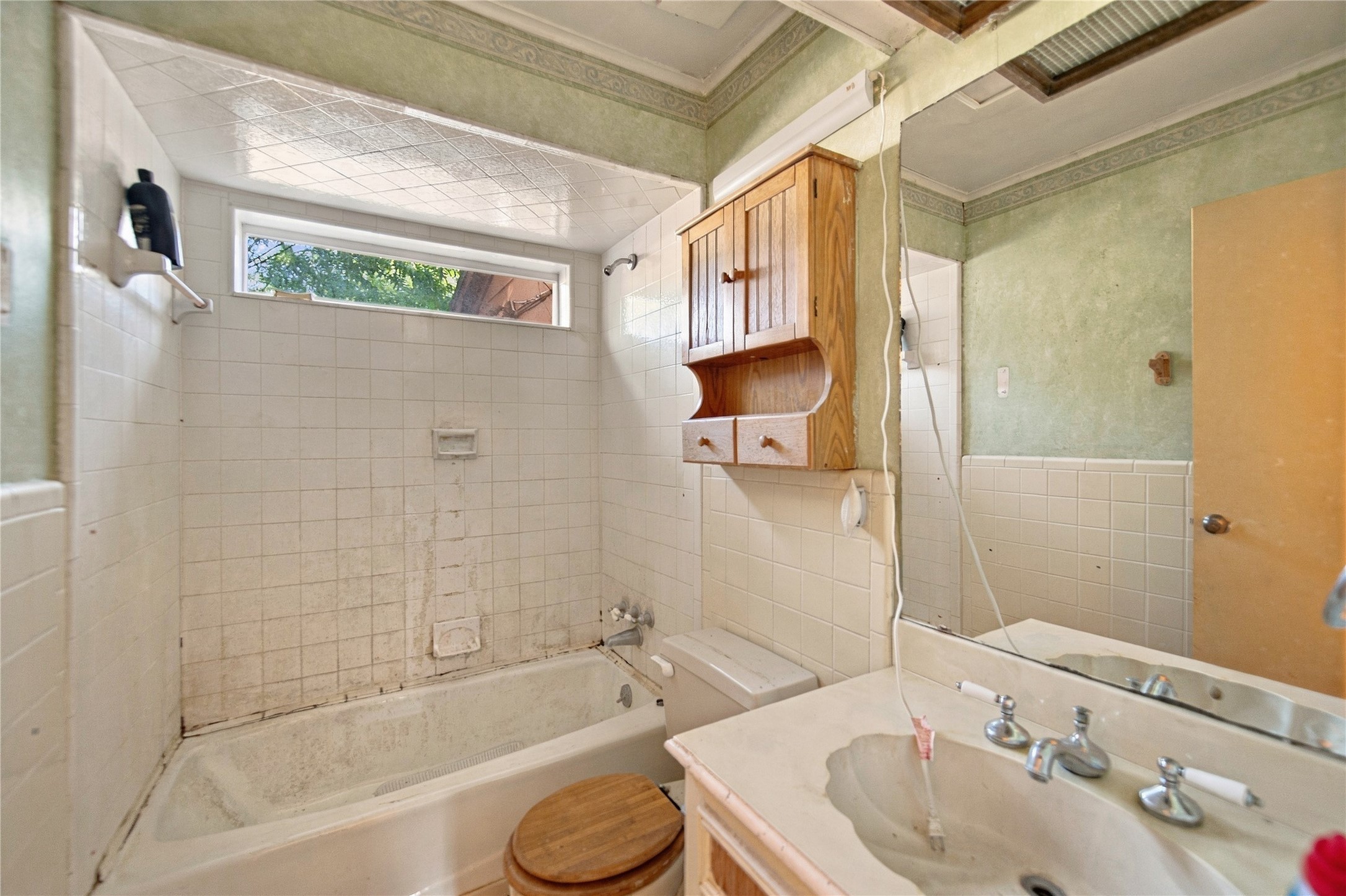 606 Meadow Knoll Drive Property Photo 9