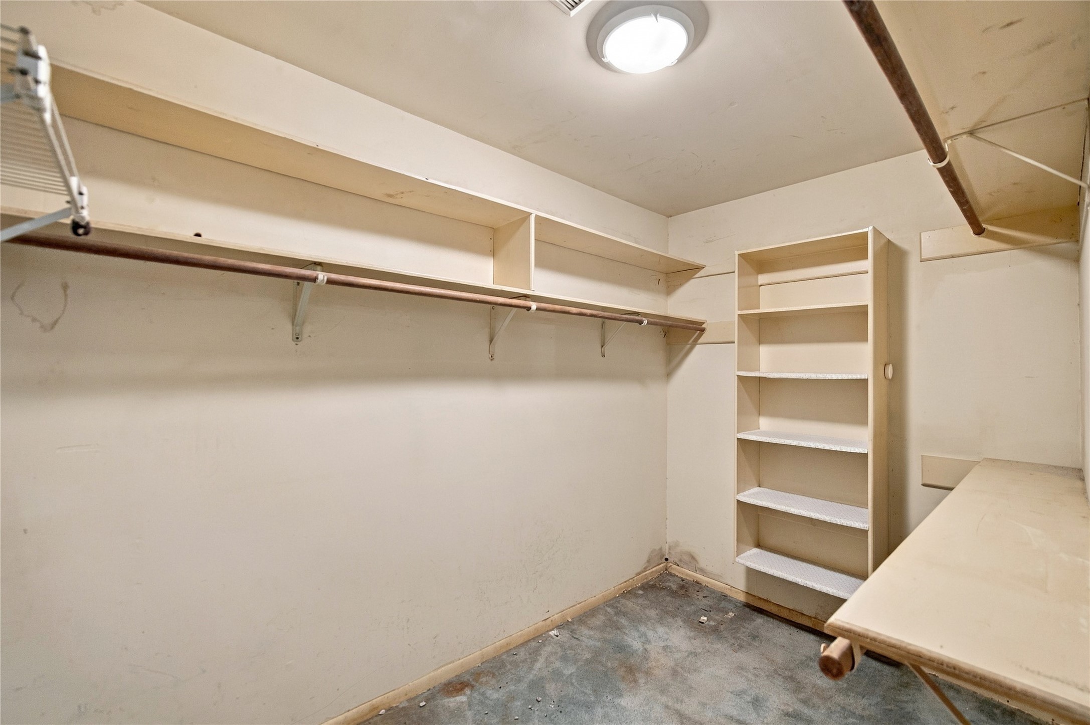 606 Meadow Knoll Drive Property Photo 16